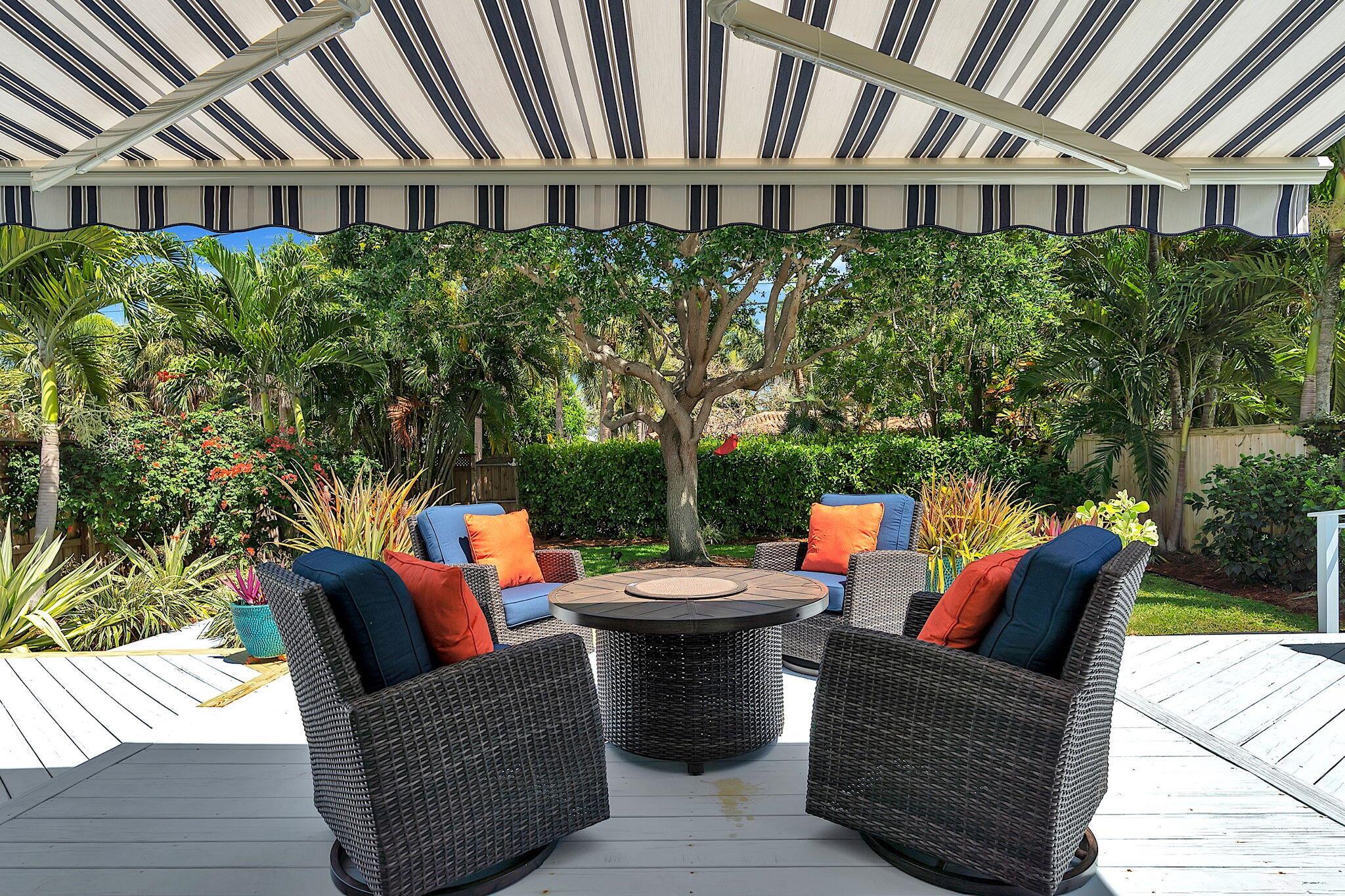 912 N Lakeside Drive