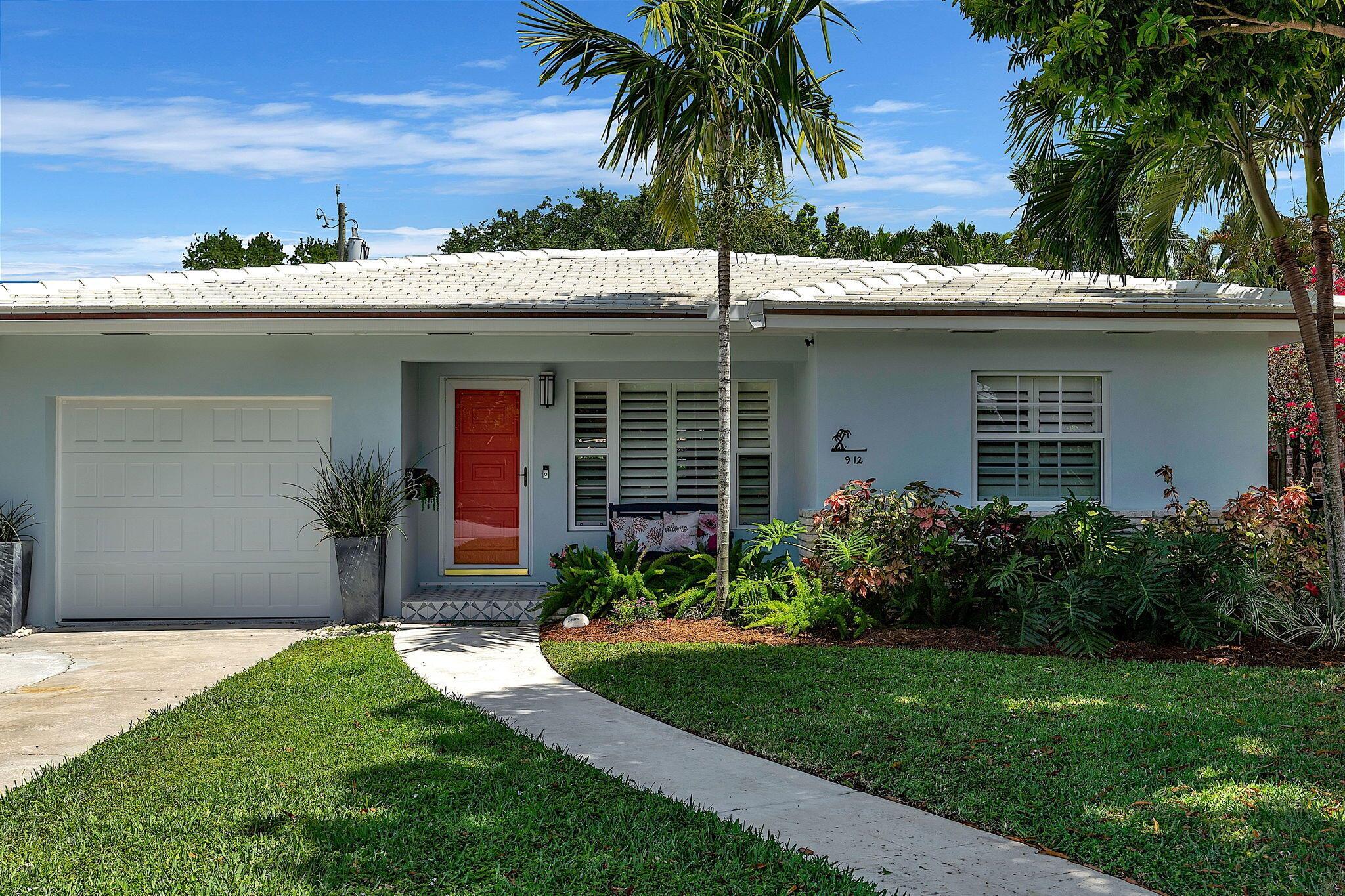 912 N Lakeside Drive