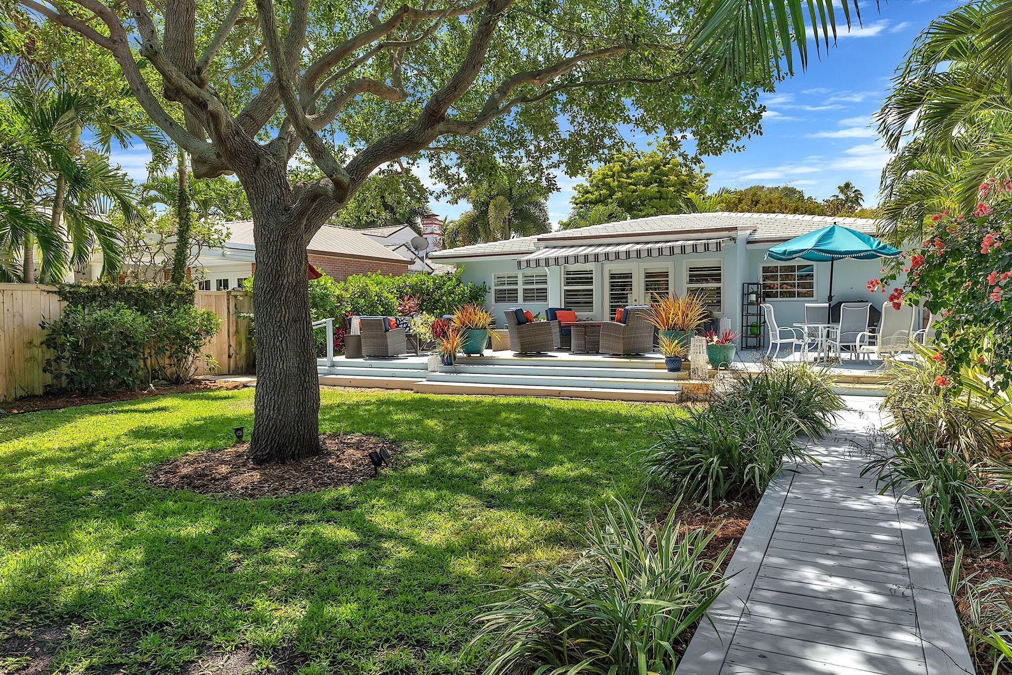 912 N Lakeside Drive