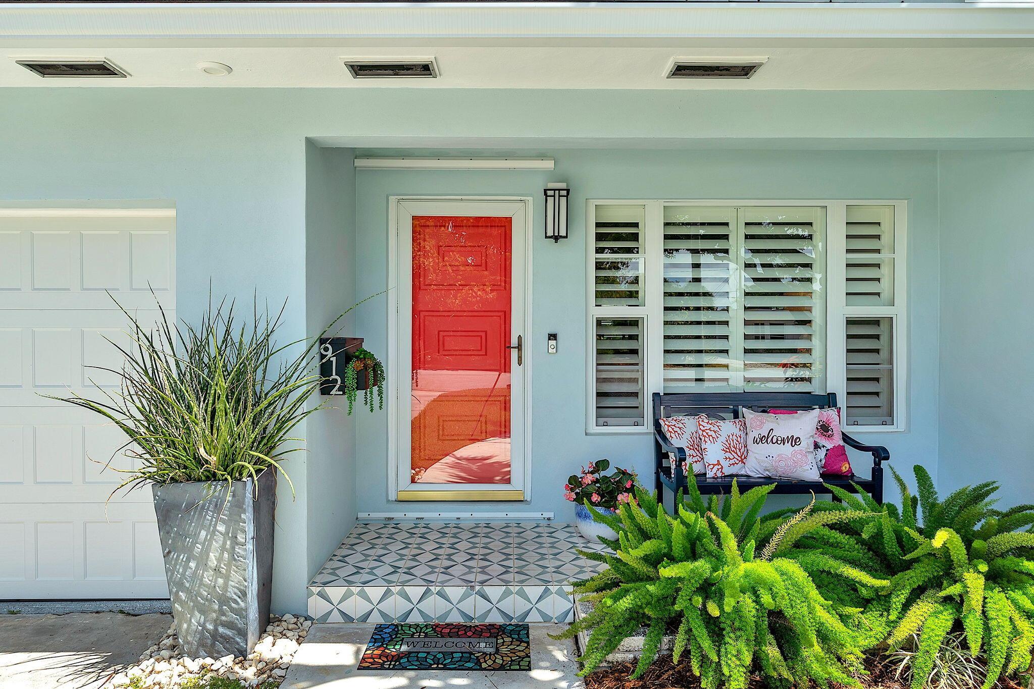 912 N Lakeside Drive