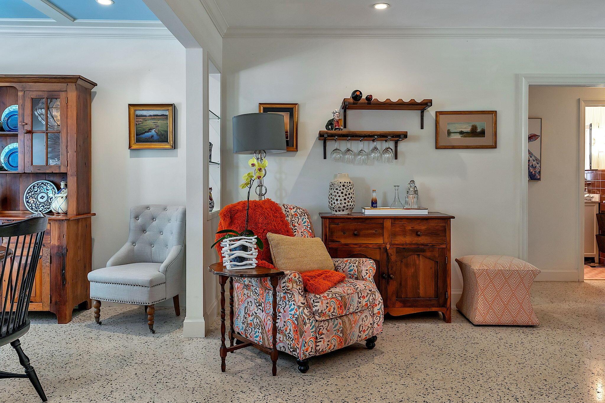 912 N Lakeside Drive