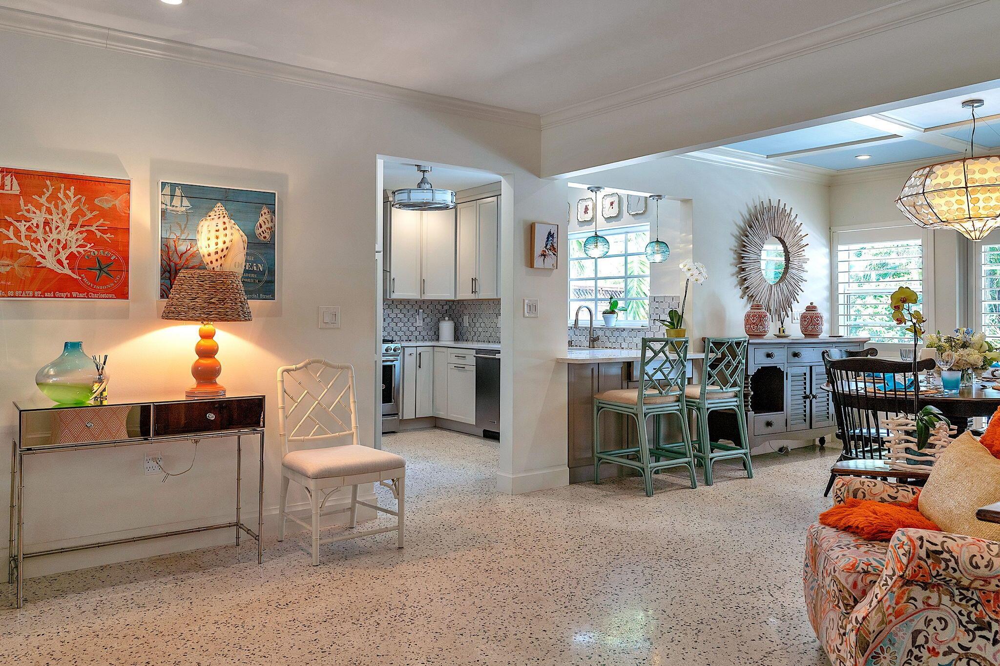 912 N Lakeside Drive