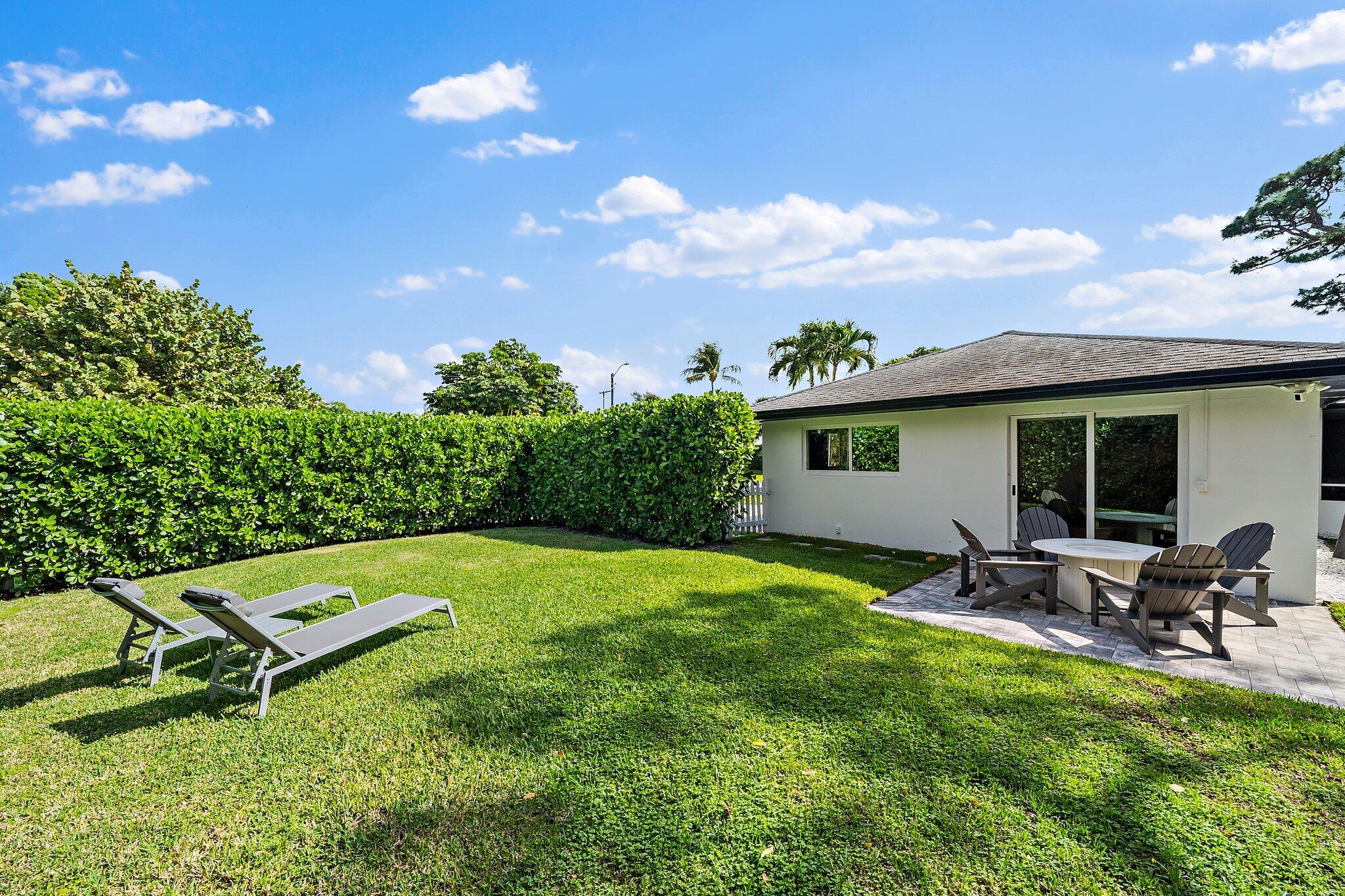 722 SW 25th Place