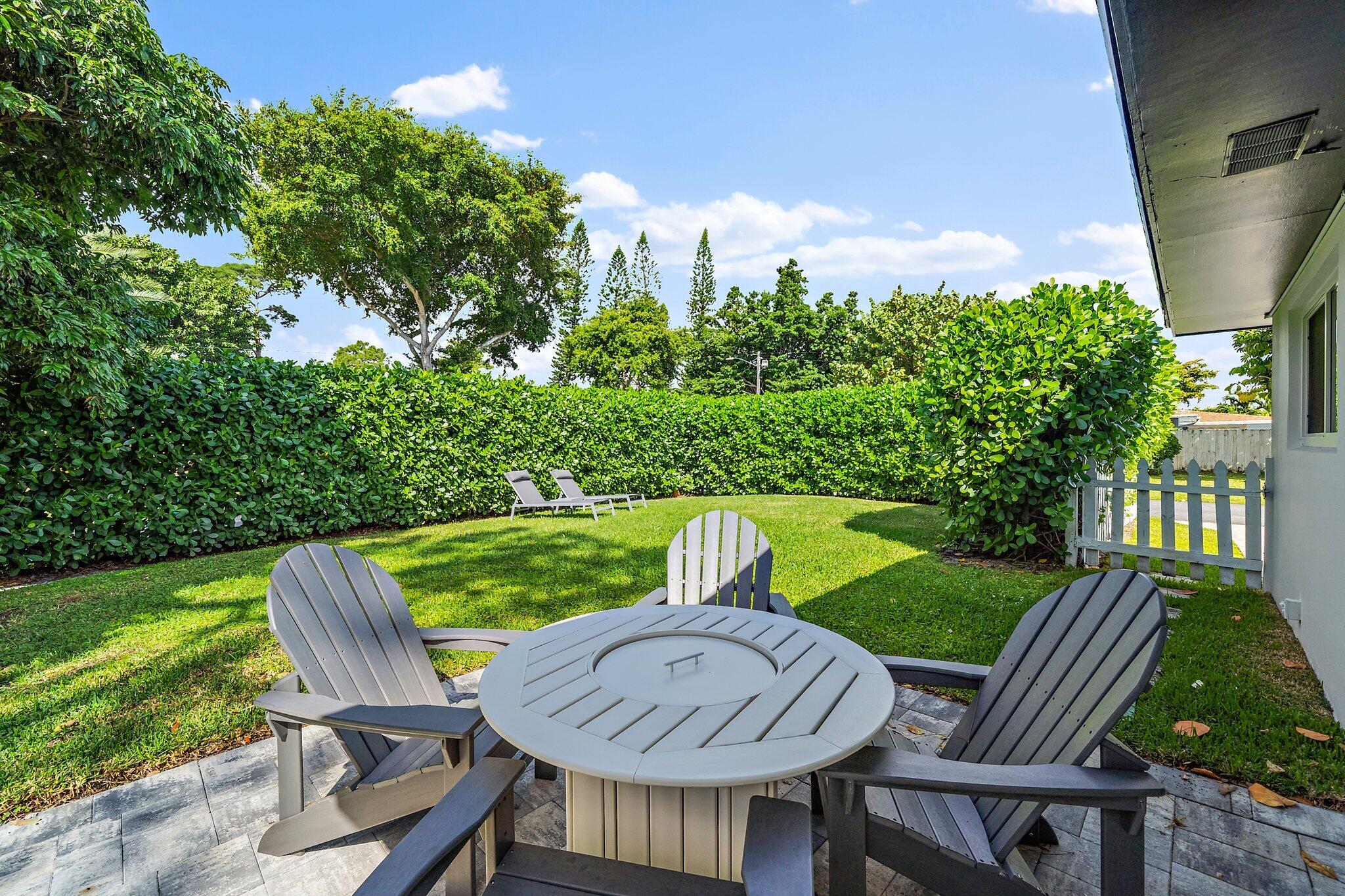 722 SW 25th Place