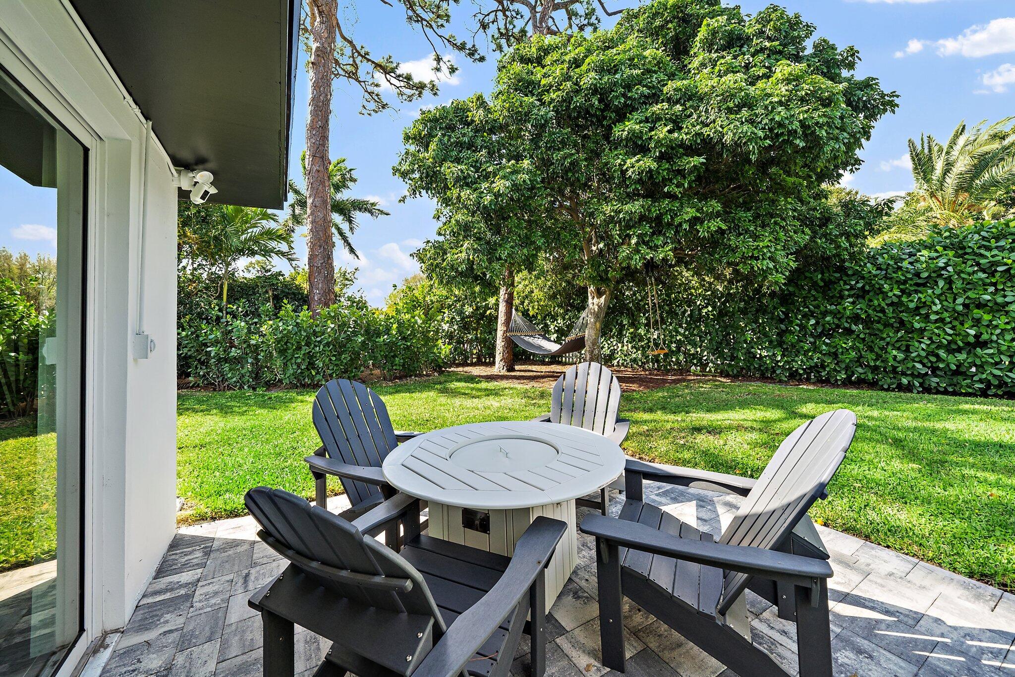722 SW 25th Place