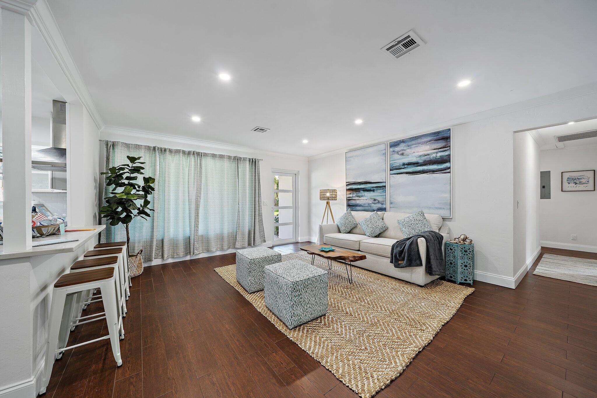 722 SW 25th Place