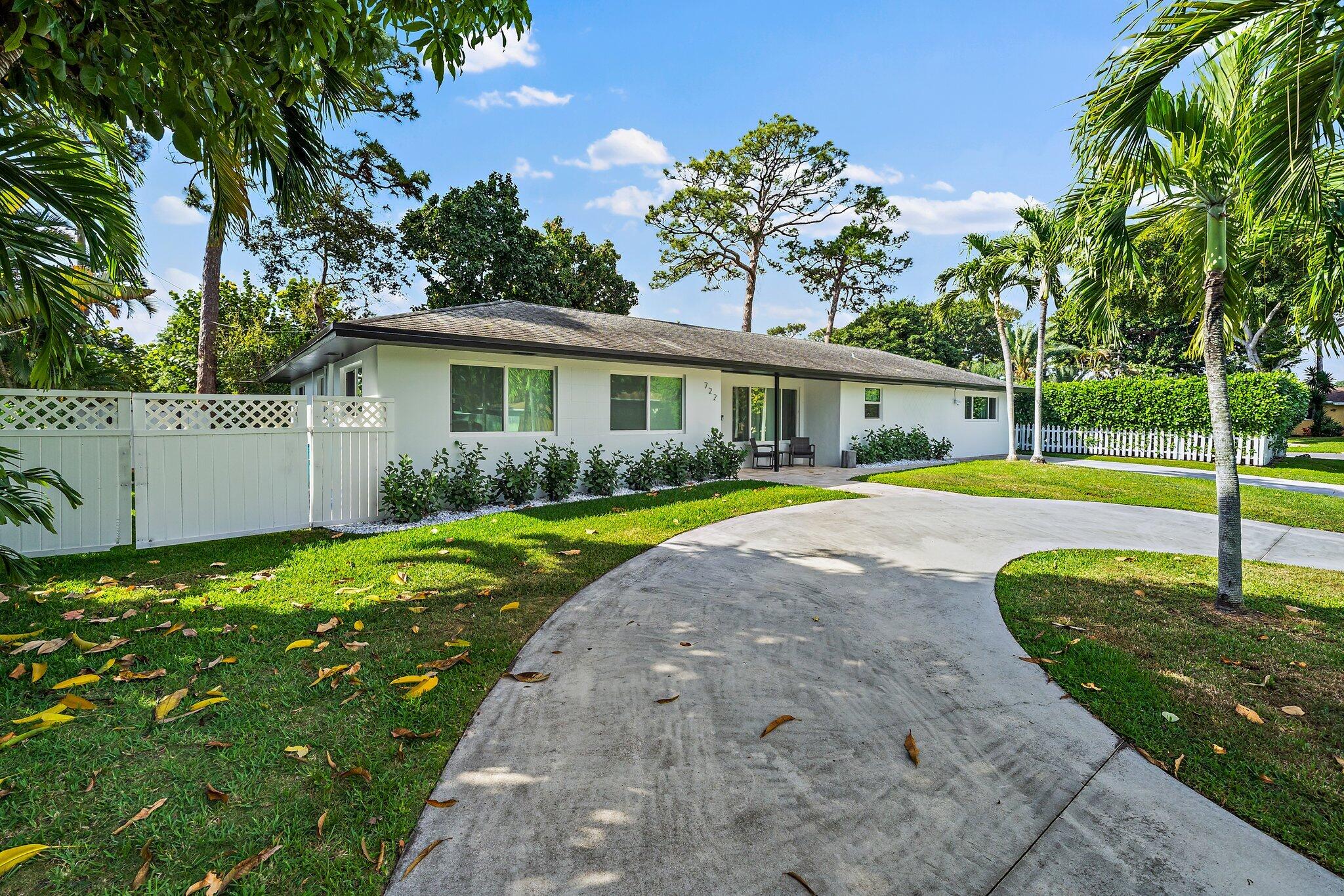 722 SW 25th Place