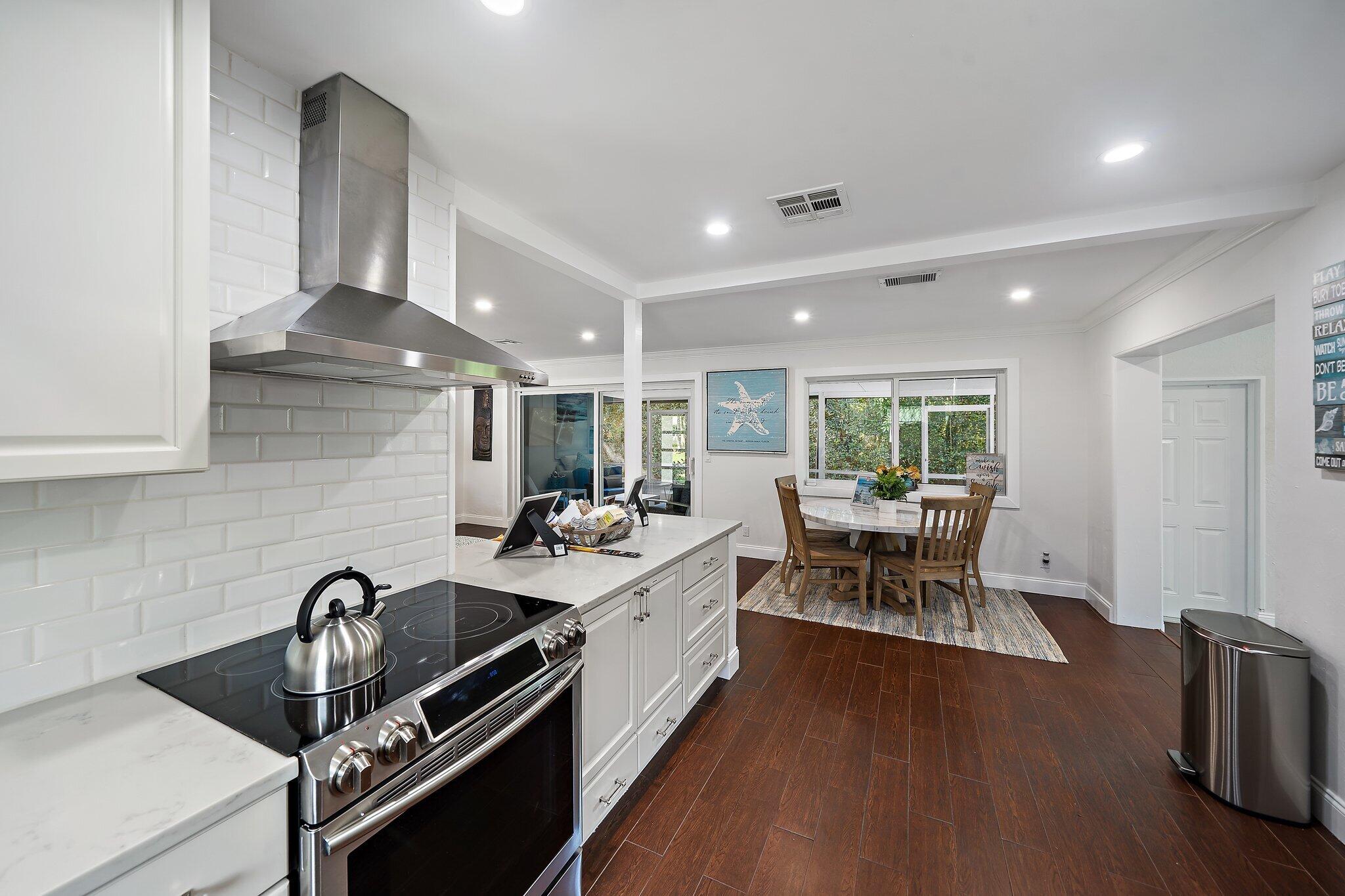 722 SW 25th Place