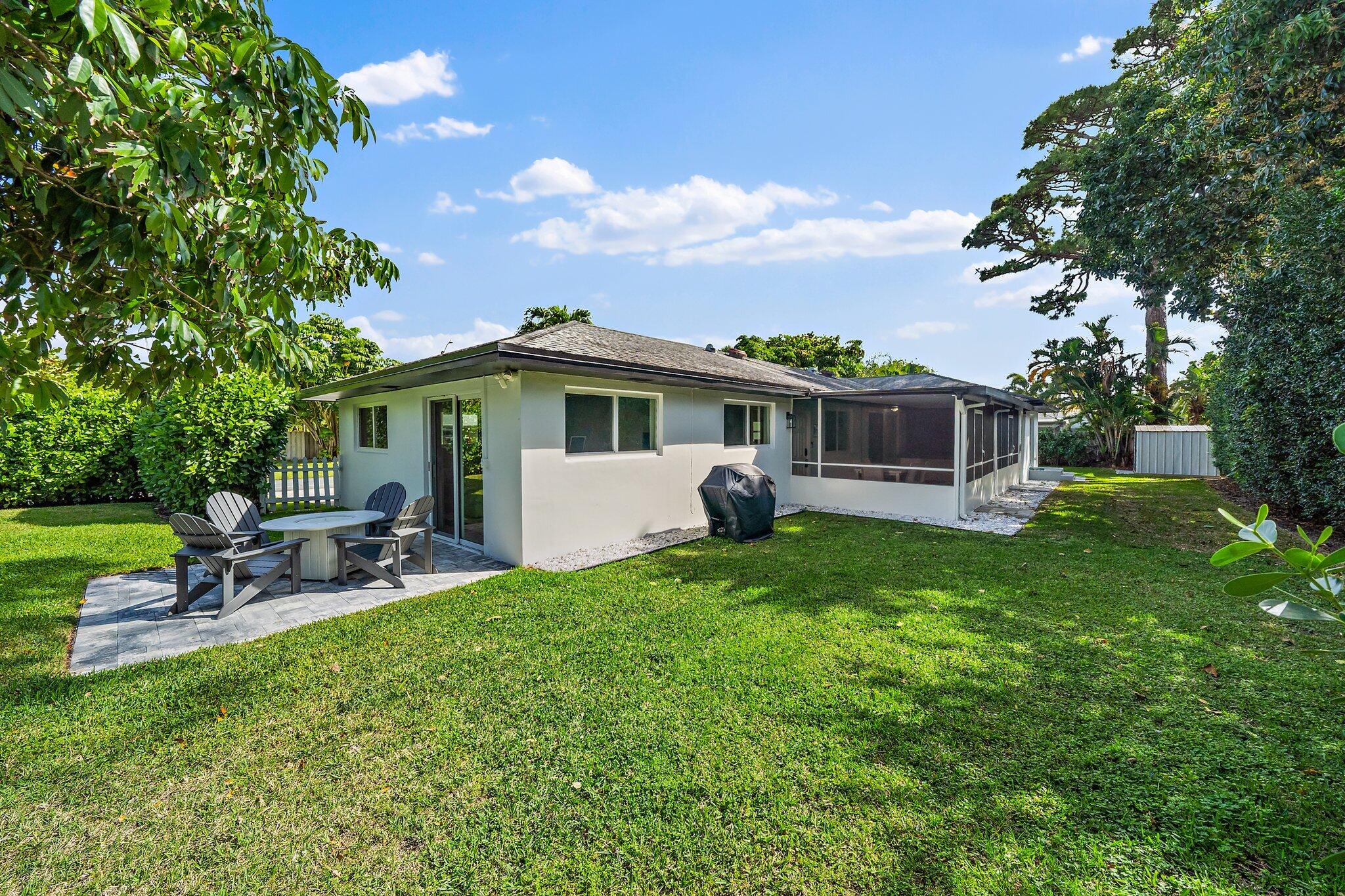 722 SW 25th Place
