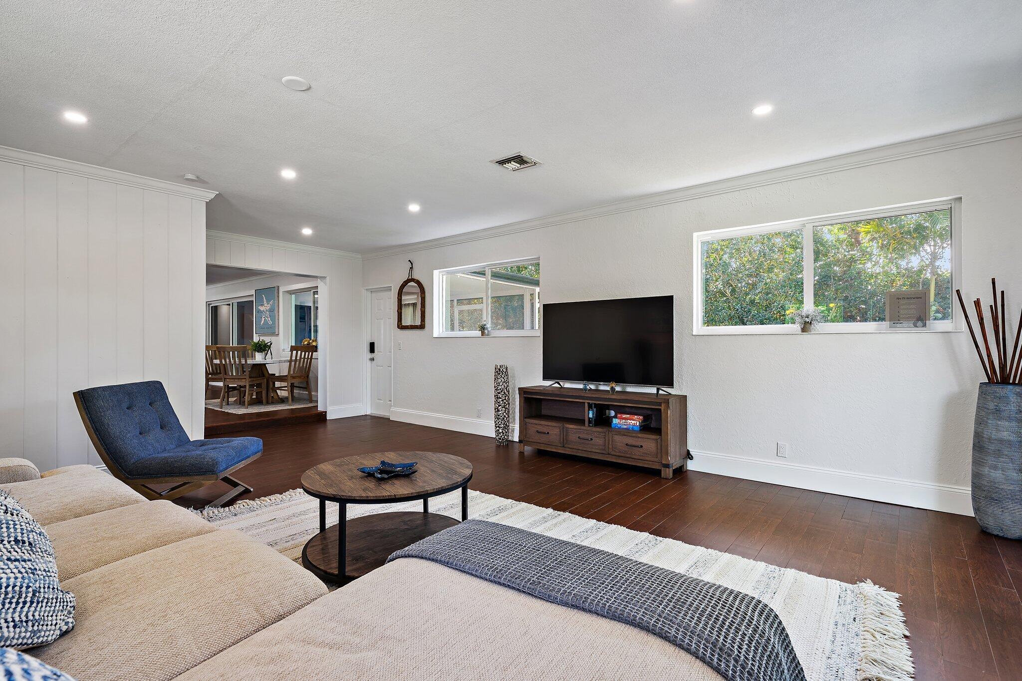 722 SW 25th Place