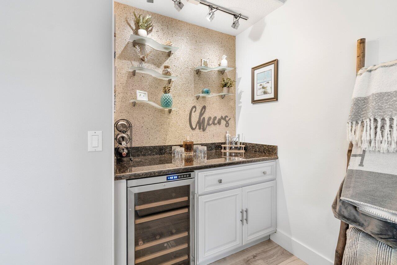 1103 Canoe Point