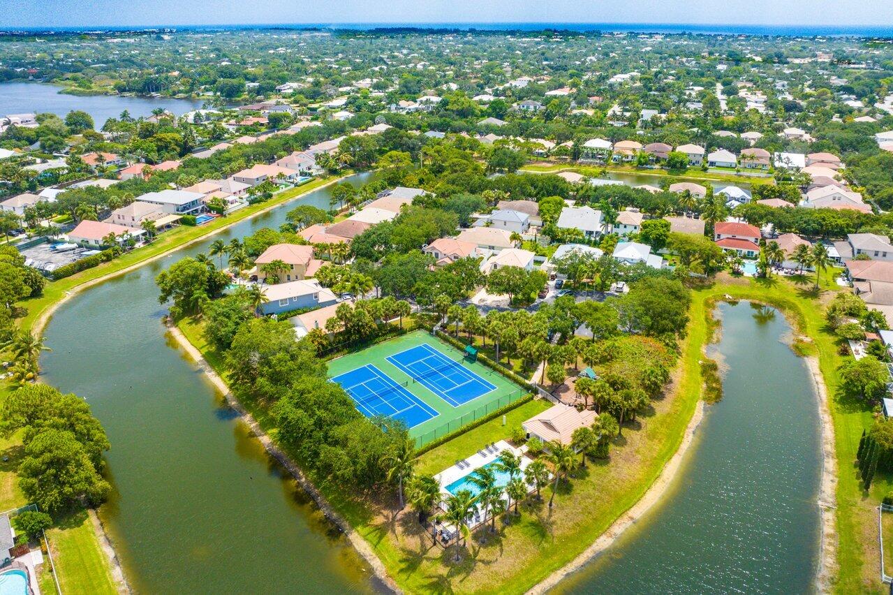 1103 Canoe Point
