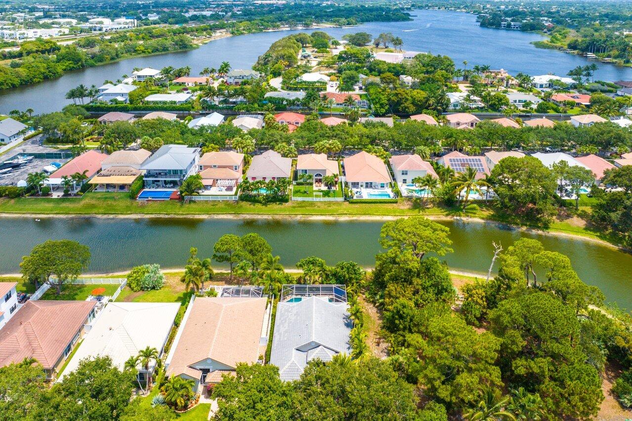 1103 Canoe Point