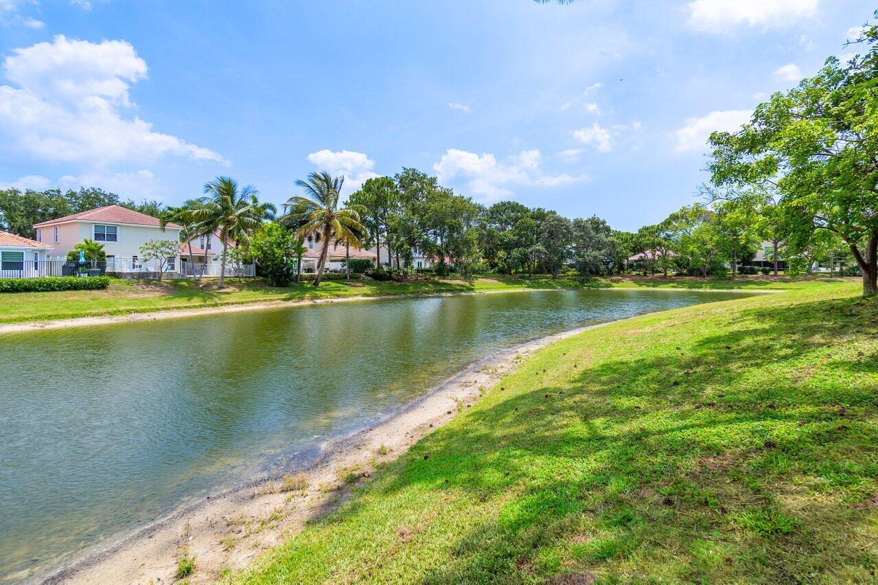 1103 Canoe Point