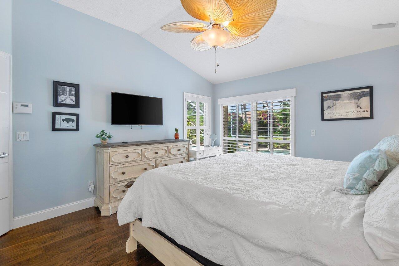 1103 Canoe Point