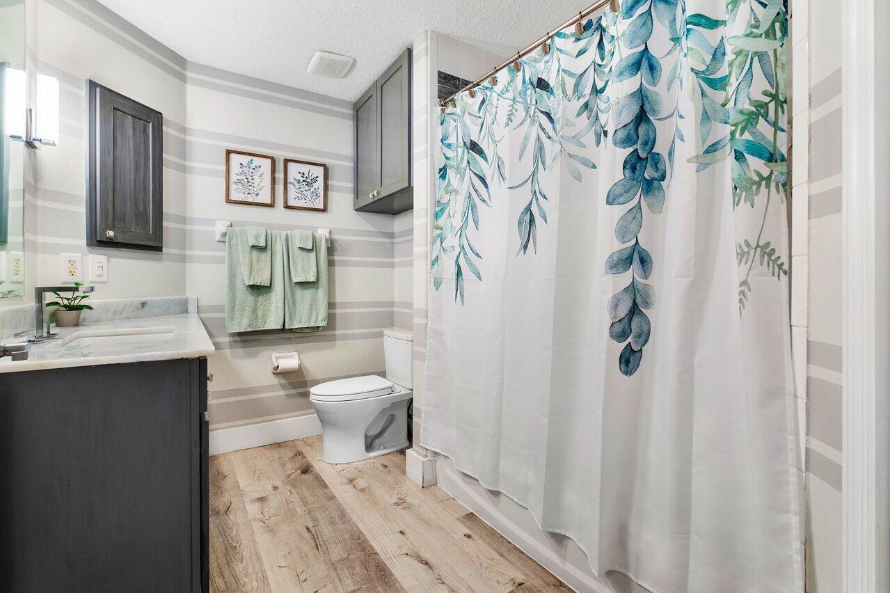 1103 Canoe Point