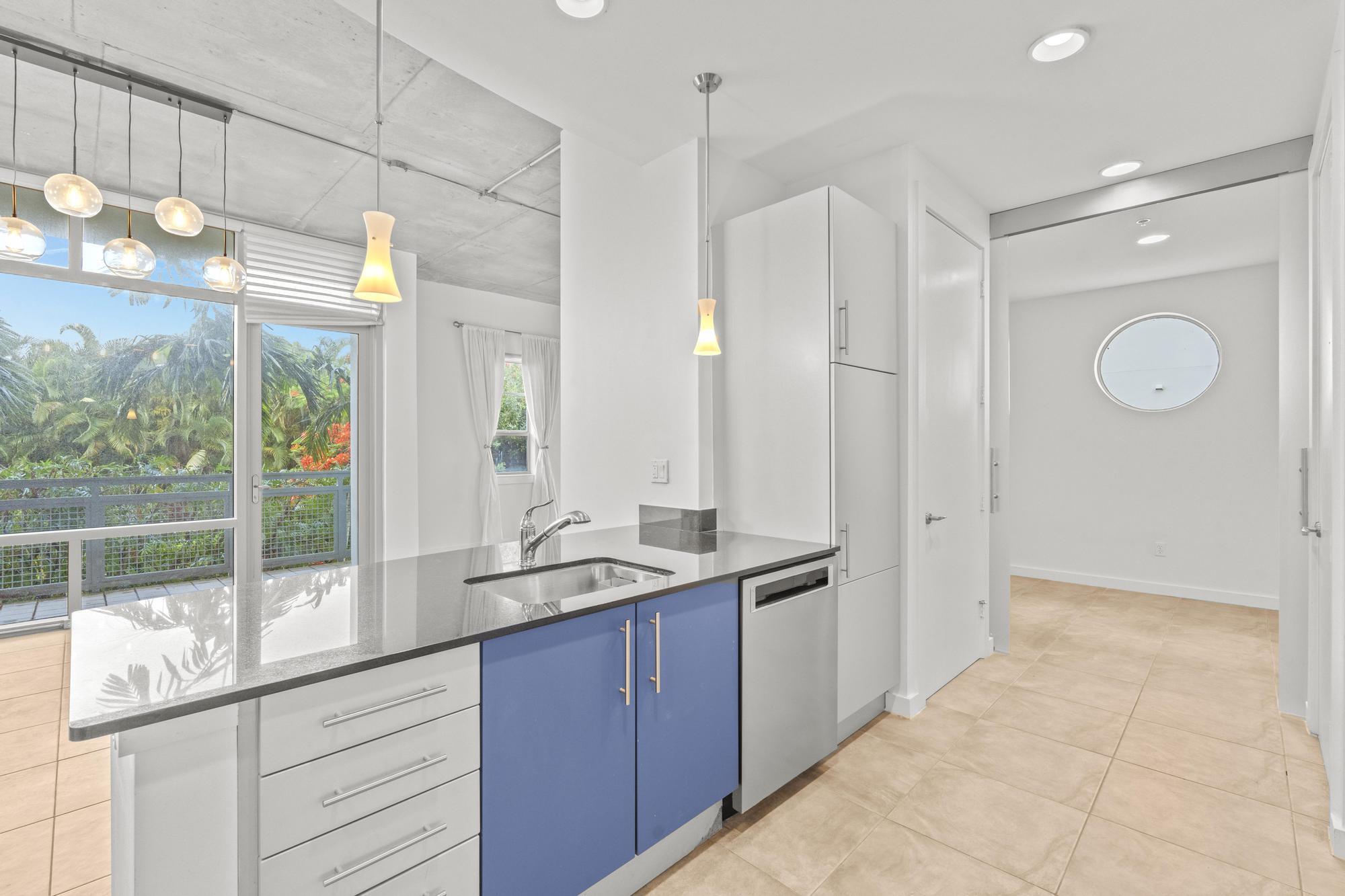 335 SE 6th Avenue 201