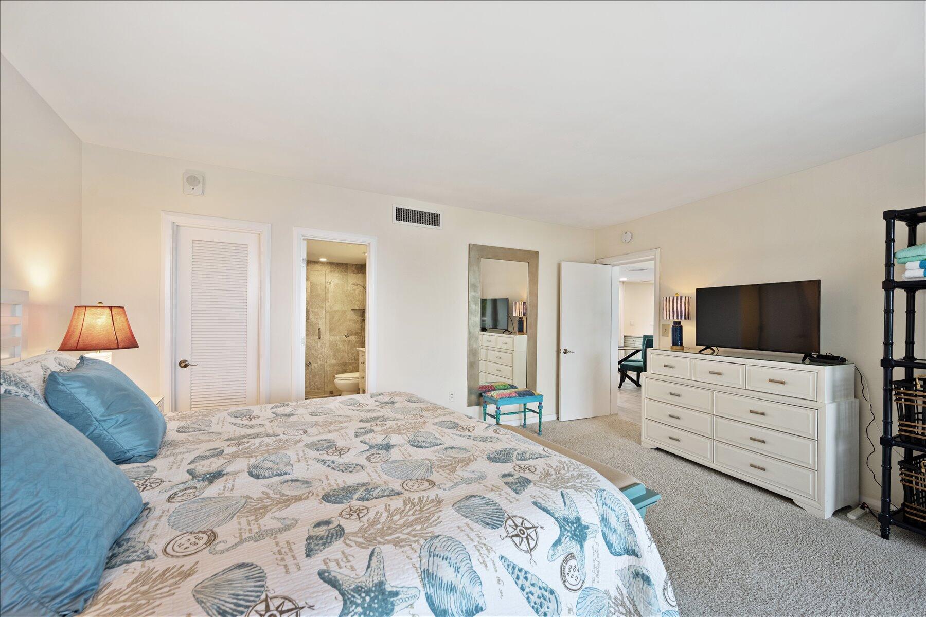 1213 S Ocean Boulevard 2e