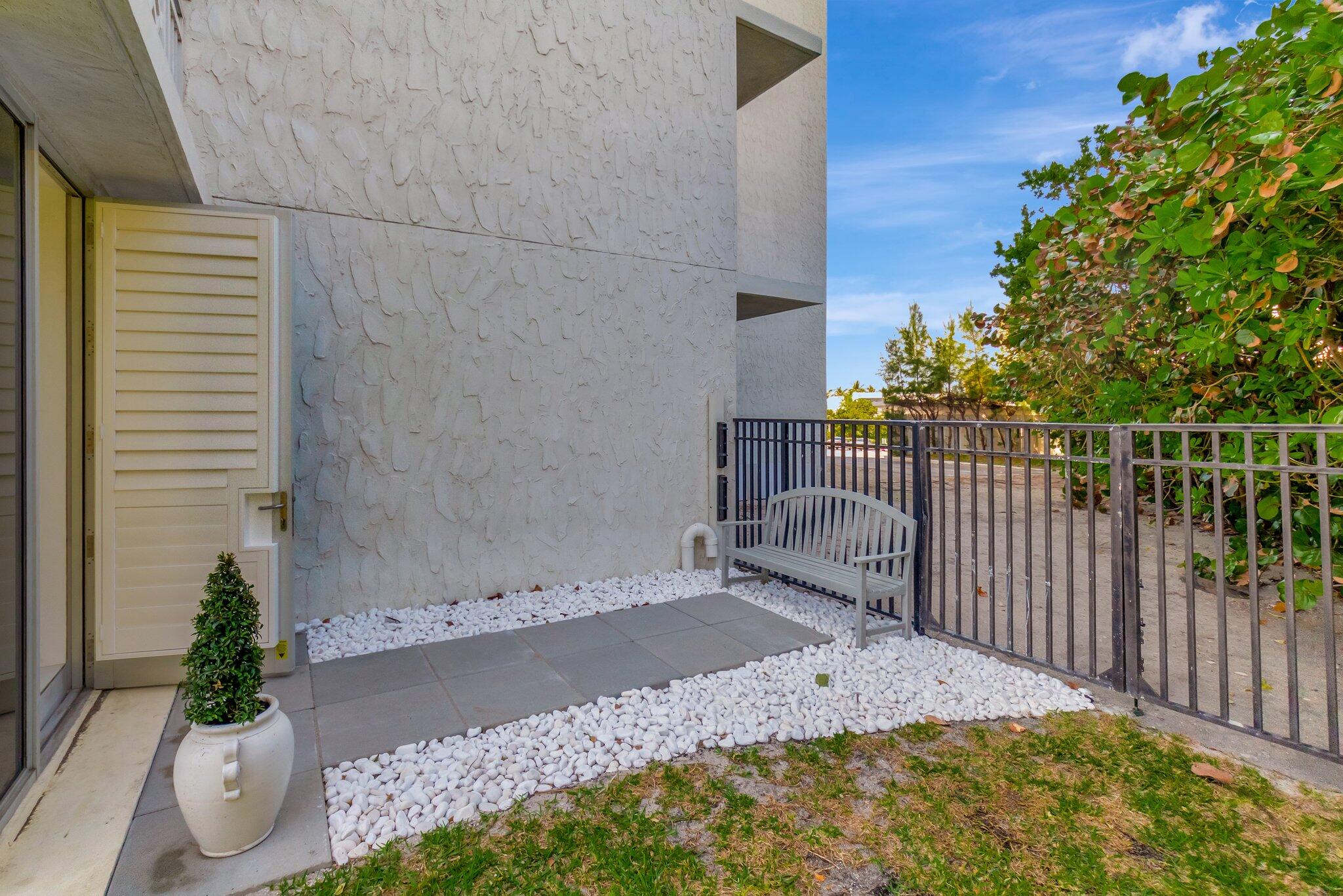 1225 S Ocean Boulevard 105