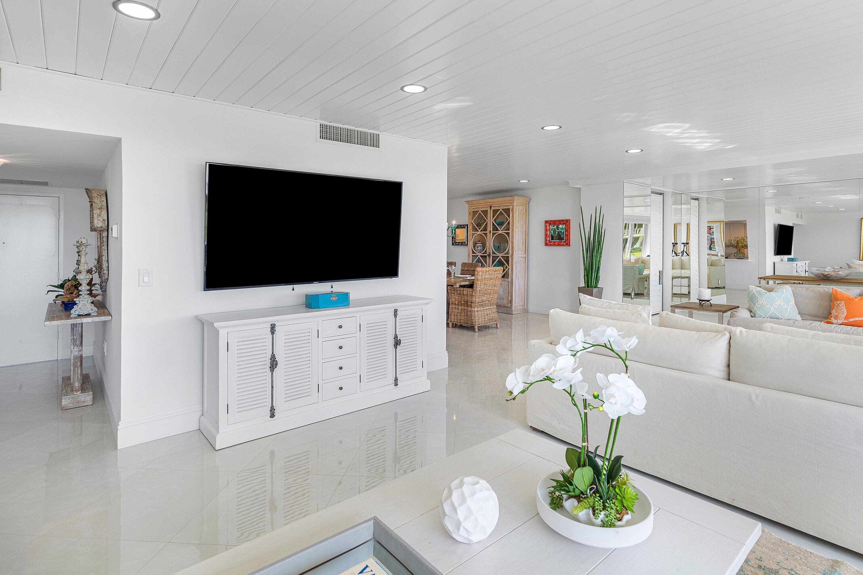 1225 S Ocean Boulevard 105