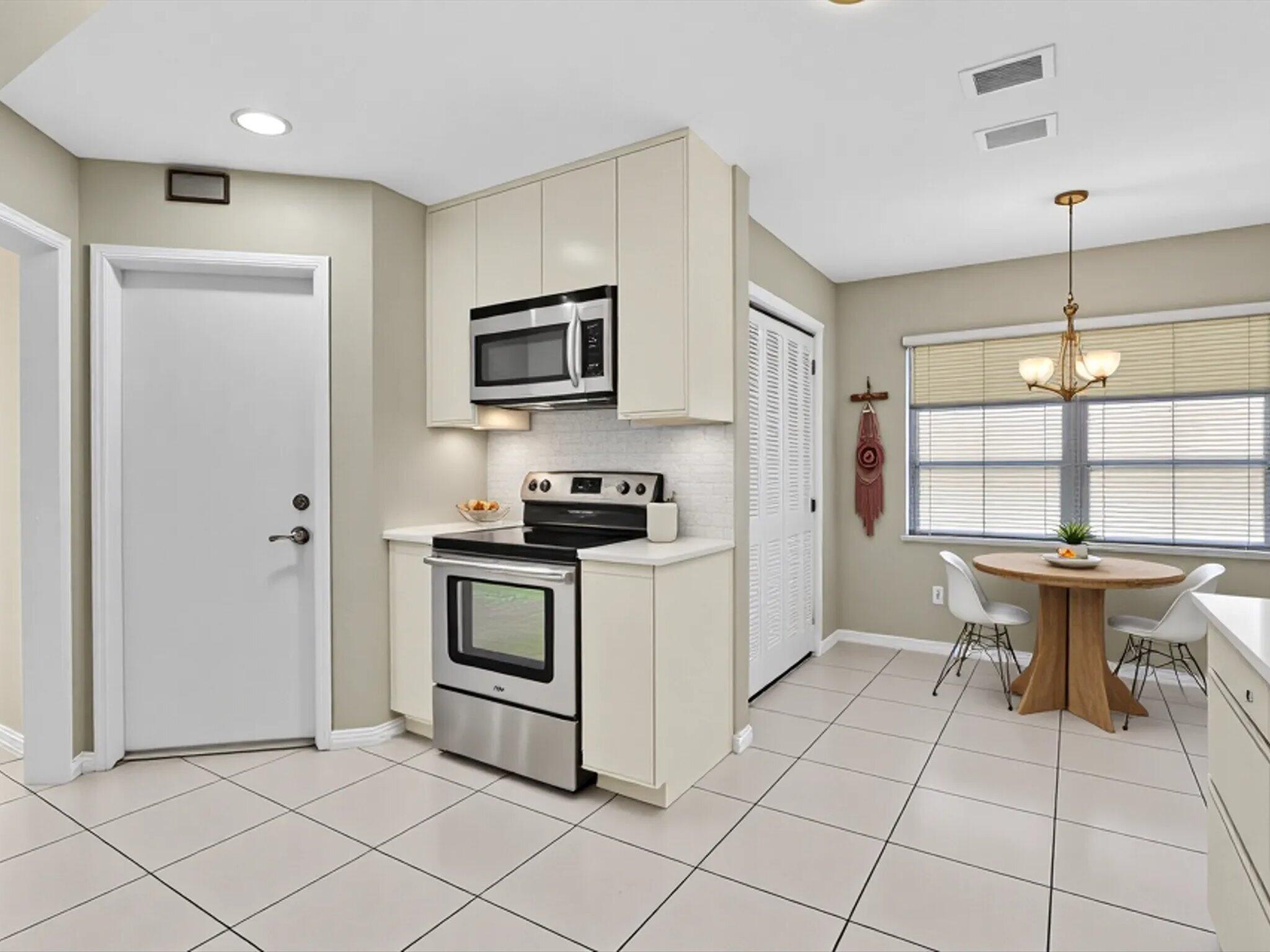 2710 SW 6th Street SW