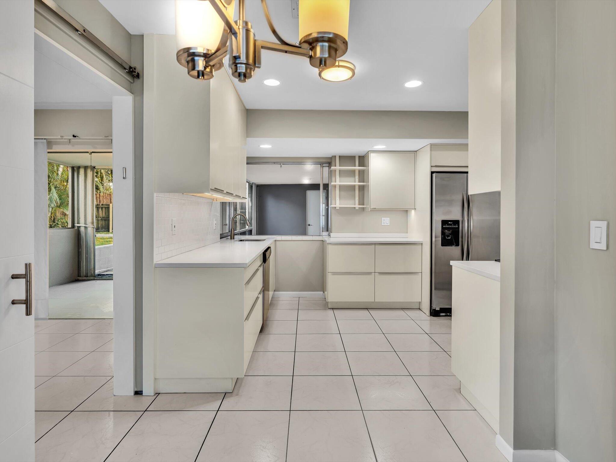 2710 SW 6th Street SW