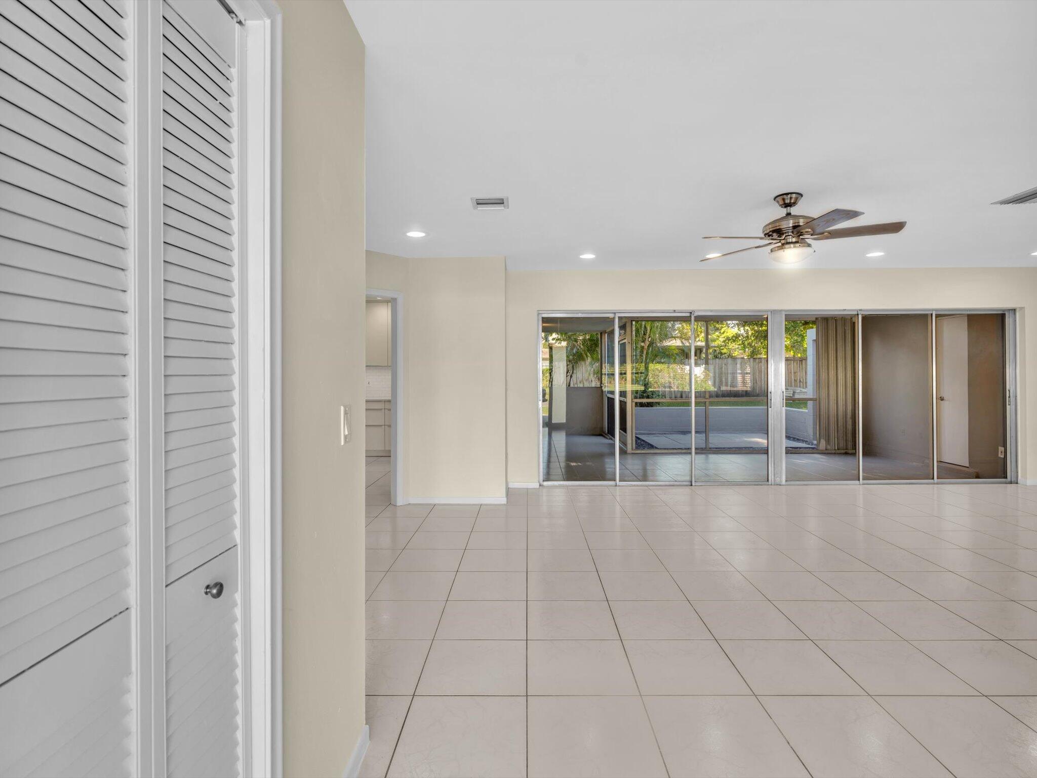 2710 SW 6th Street SW