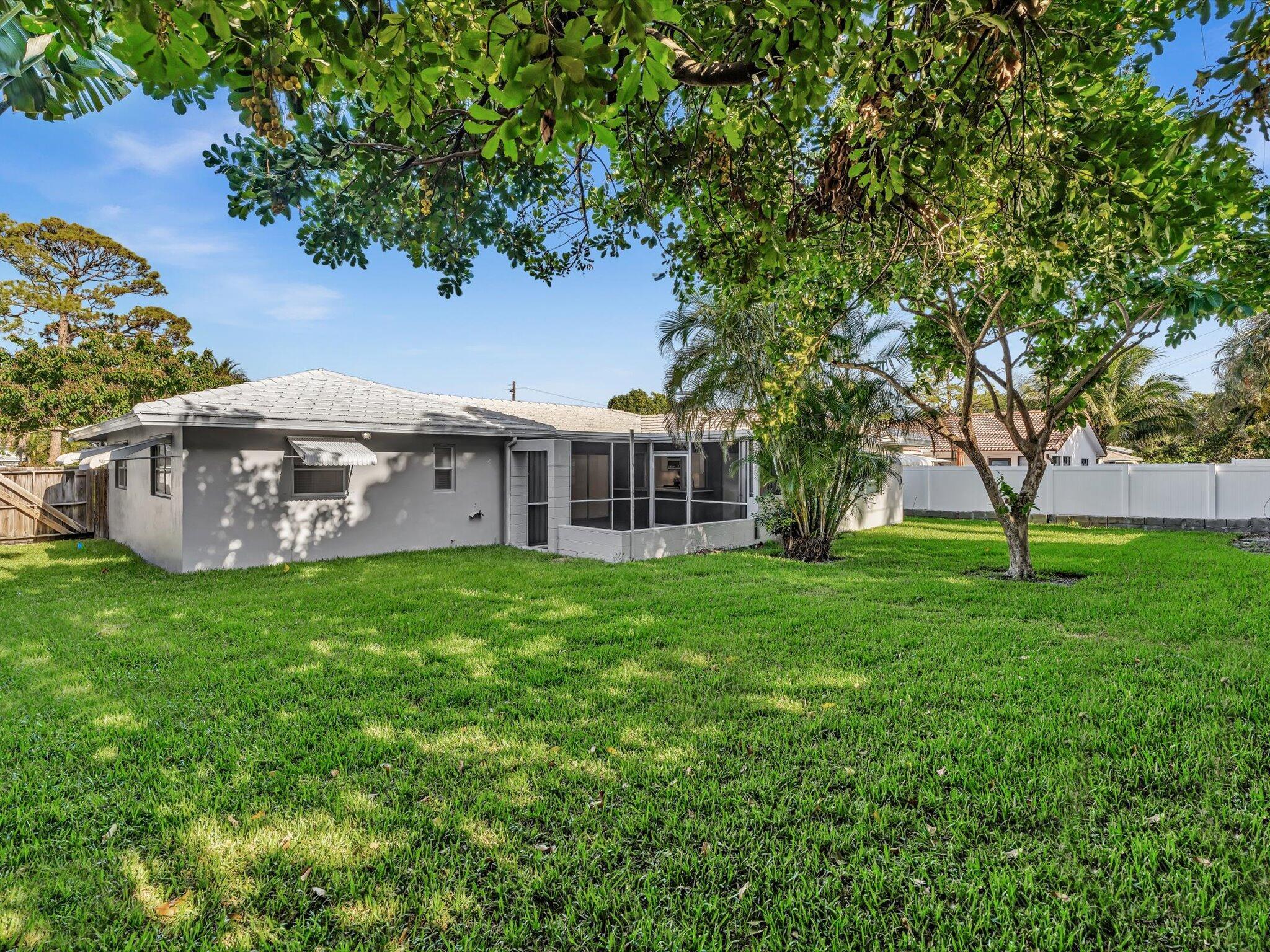 2710 SW 6th Street SW