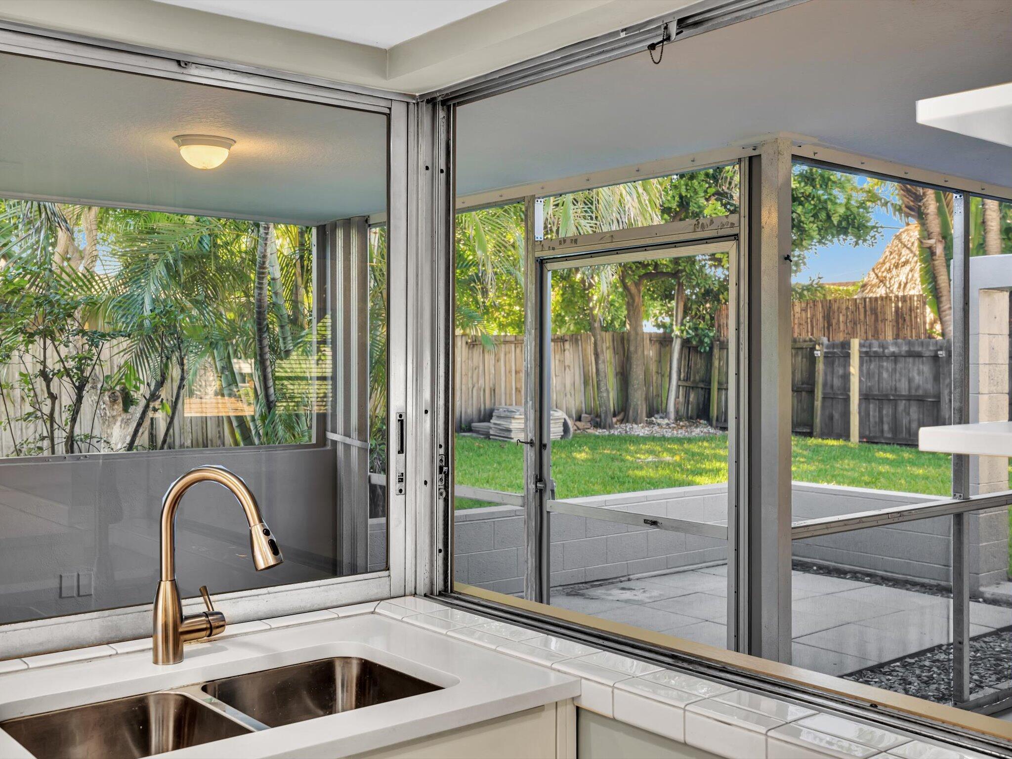 2710 SW 6th Street SW