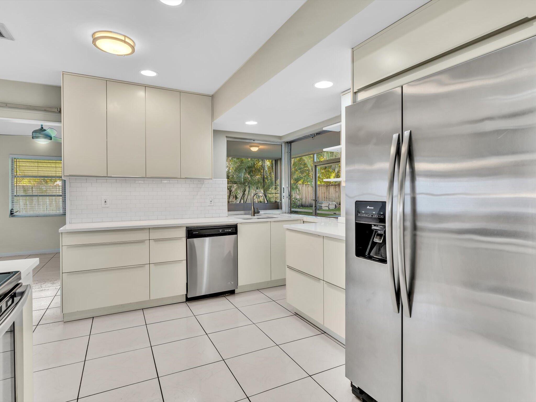 2710 SW 6th Street SW