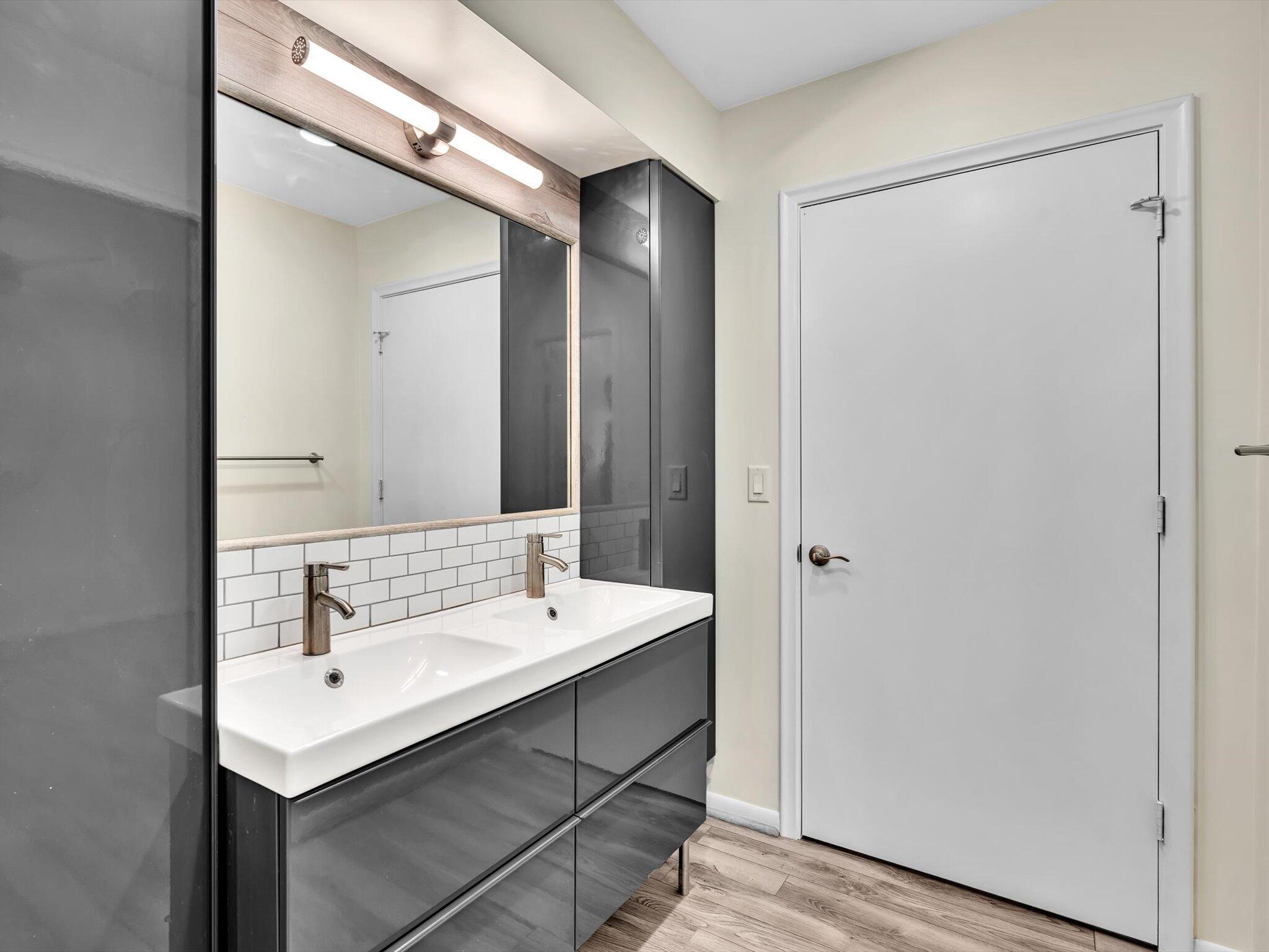 2710 SW 6th Street SW