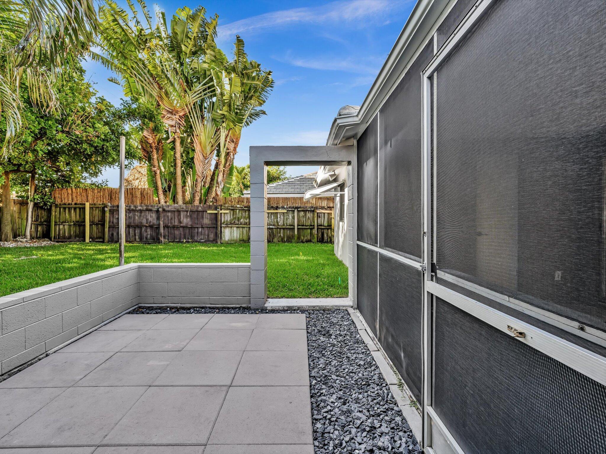 2710 SW 6th Street SW