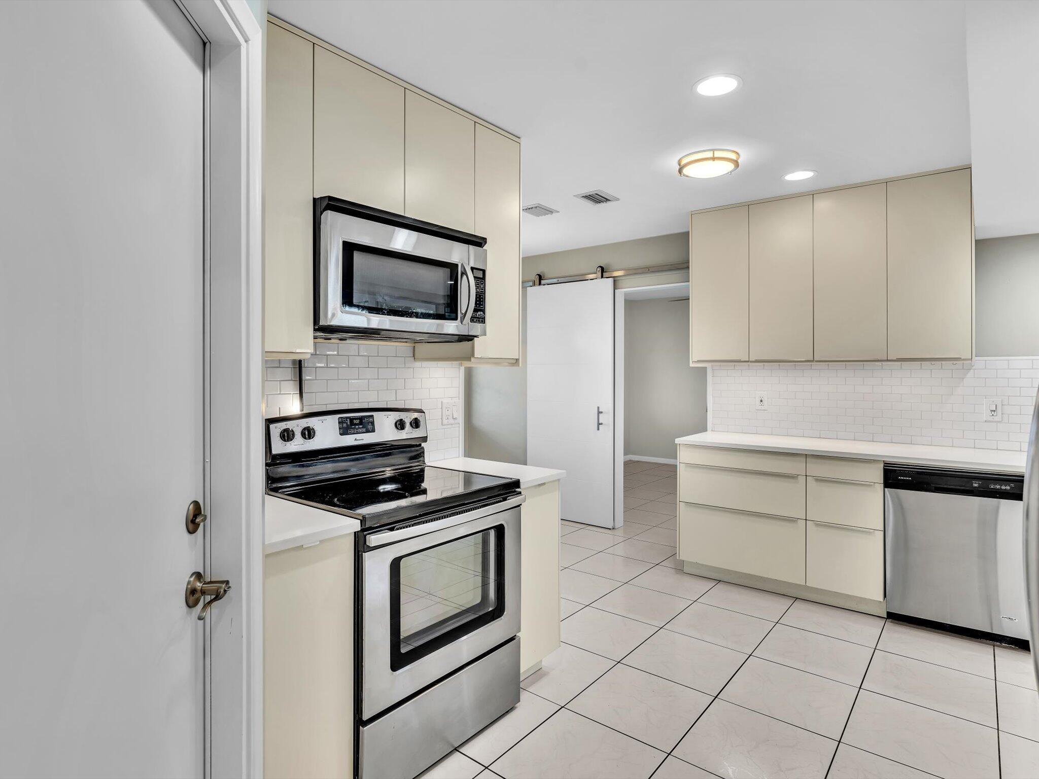 2710 SW 6th Street SW