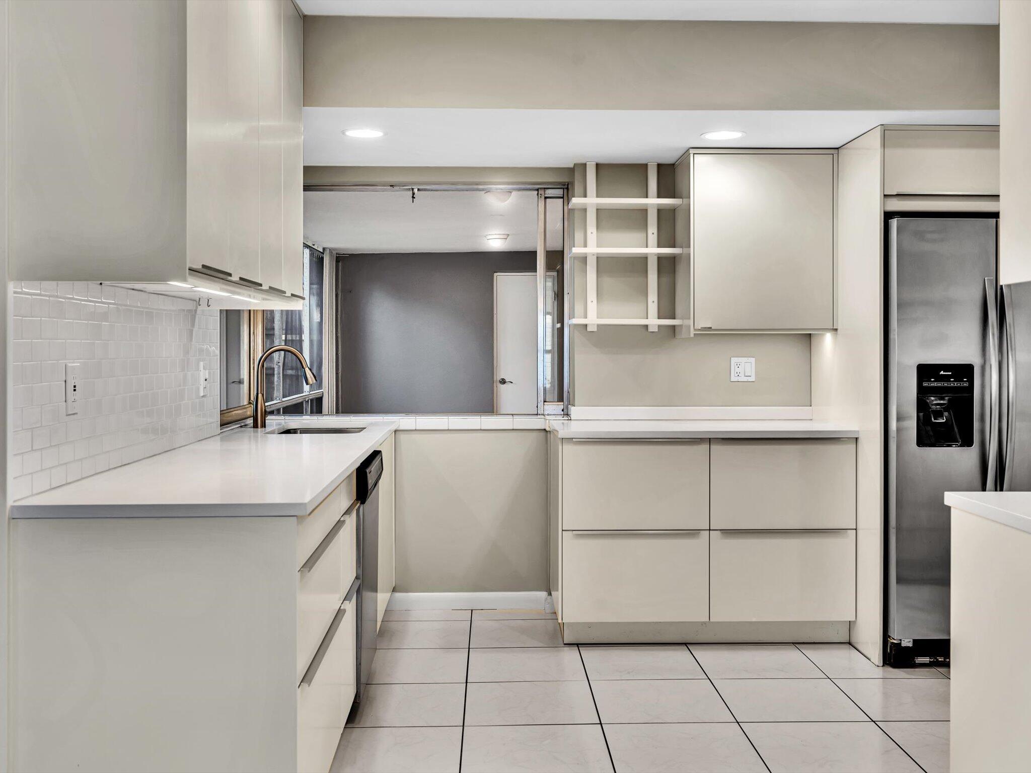 2710 SW 6th Street SW