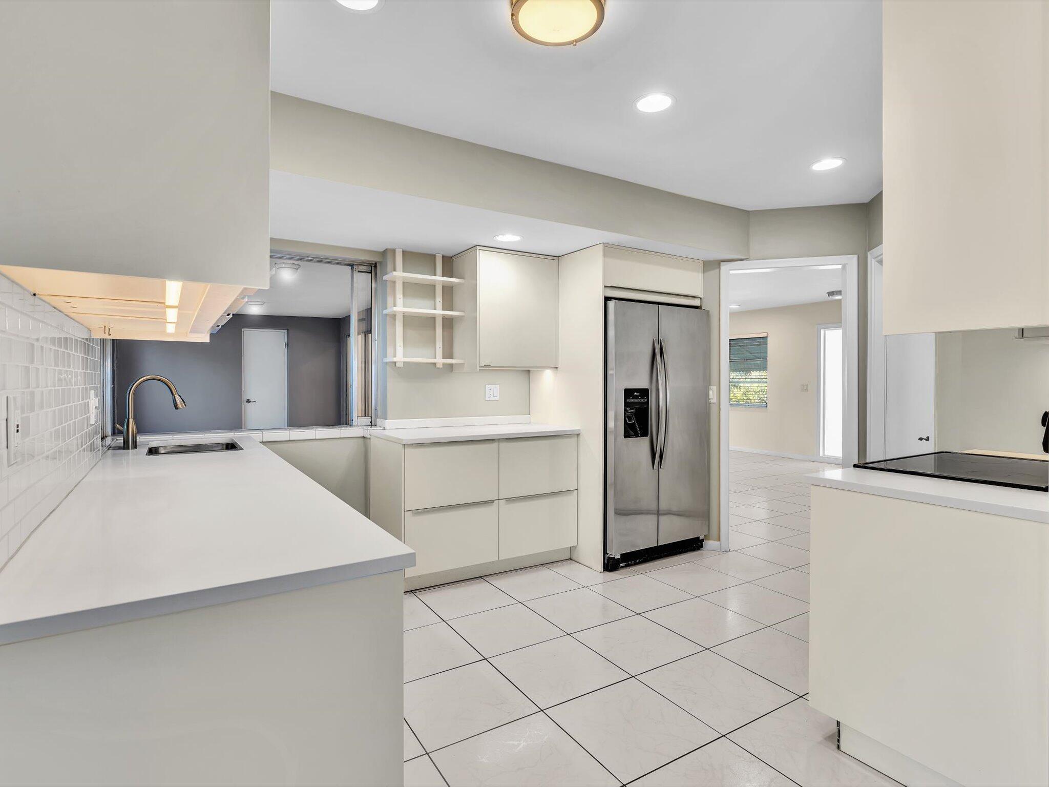 2710 SW 6th Street SW