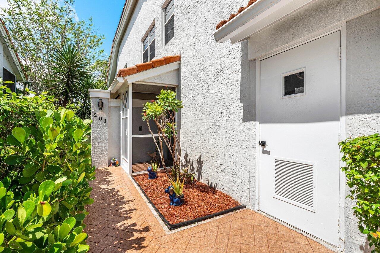 7685 Springwater Place 201