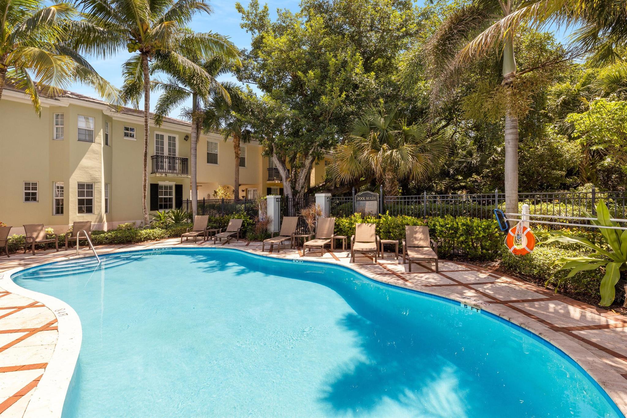 1028 E Heritage Club Circle