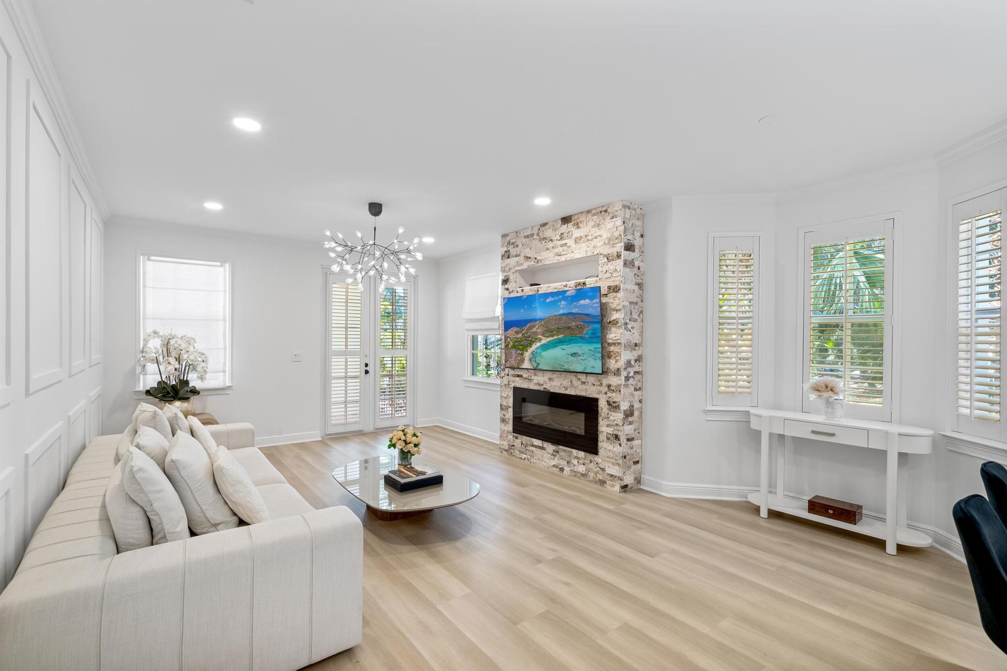 1028 E Heritage Club Circle