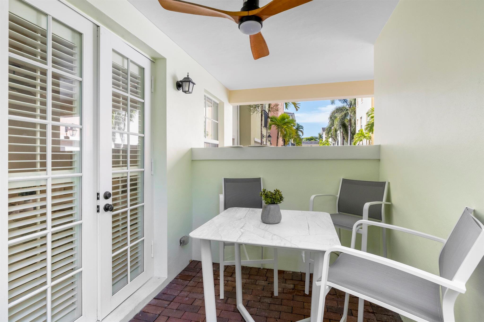 1028 E Heritage Club Circle