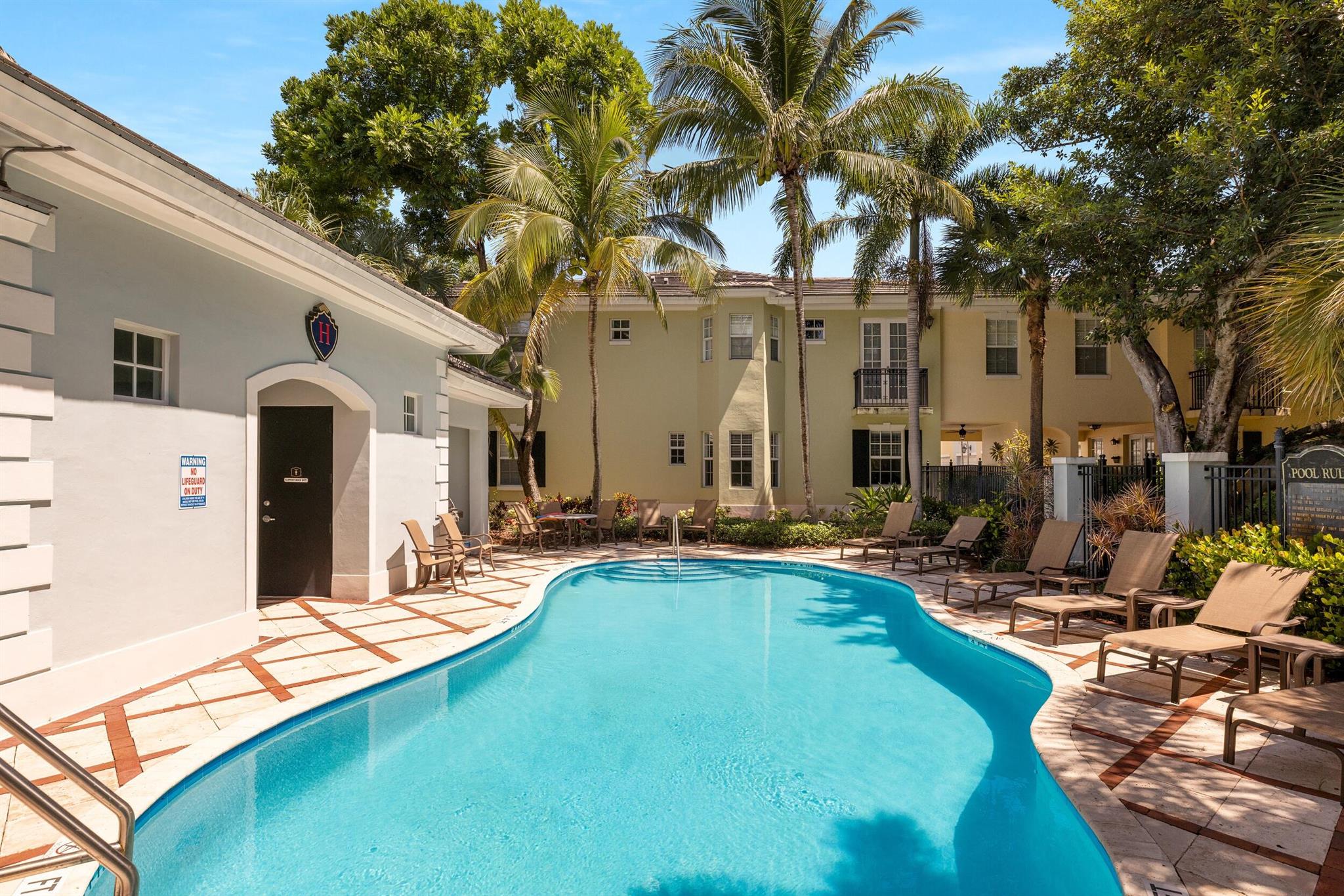 1028 E Heritage Club Circle