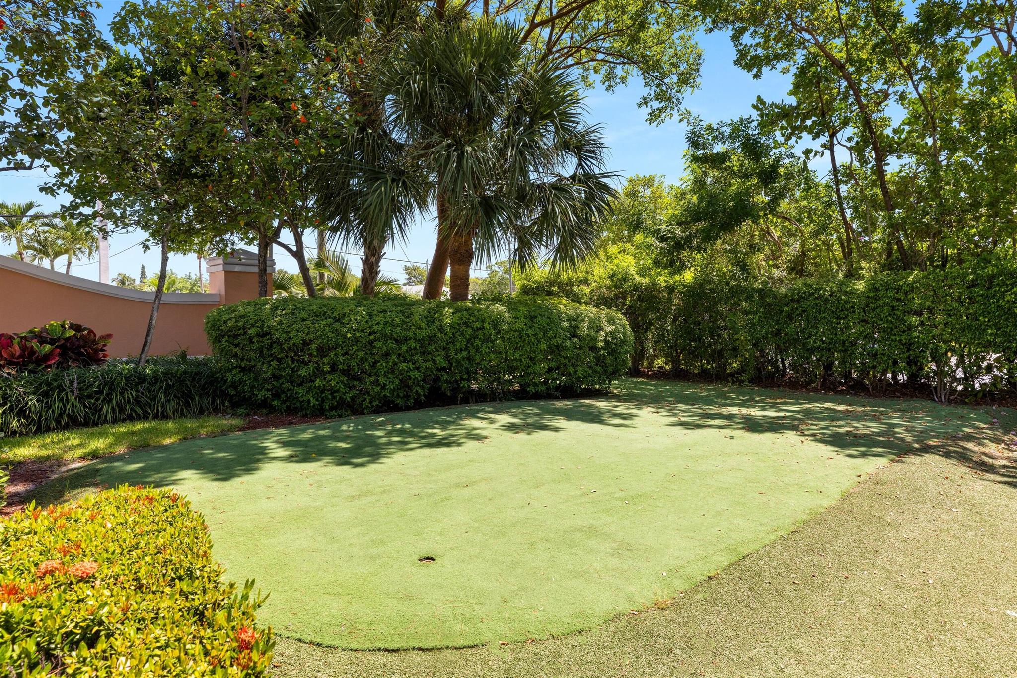 1028 E Heritage Club Circle