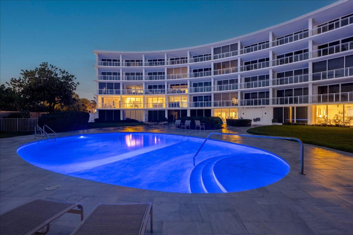 1213 S Ocean Boulevard 2e