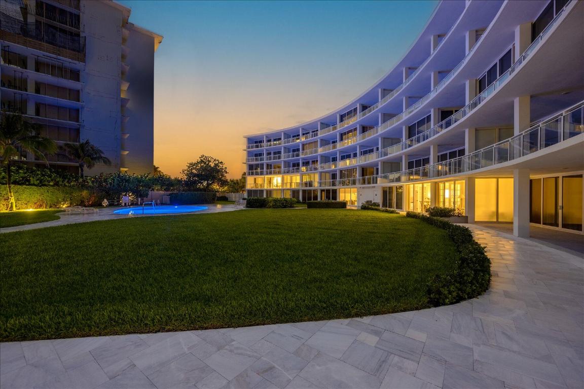 1213 S Ocean Boulevard 2e