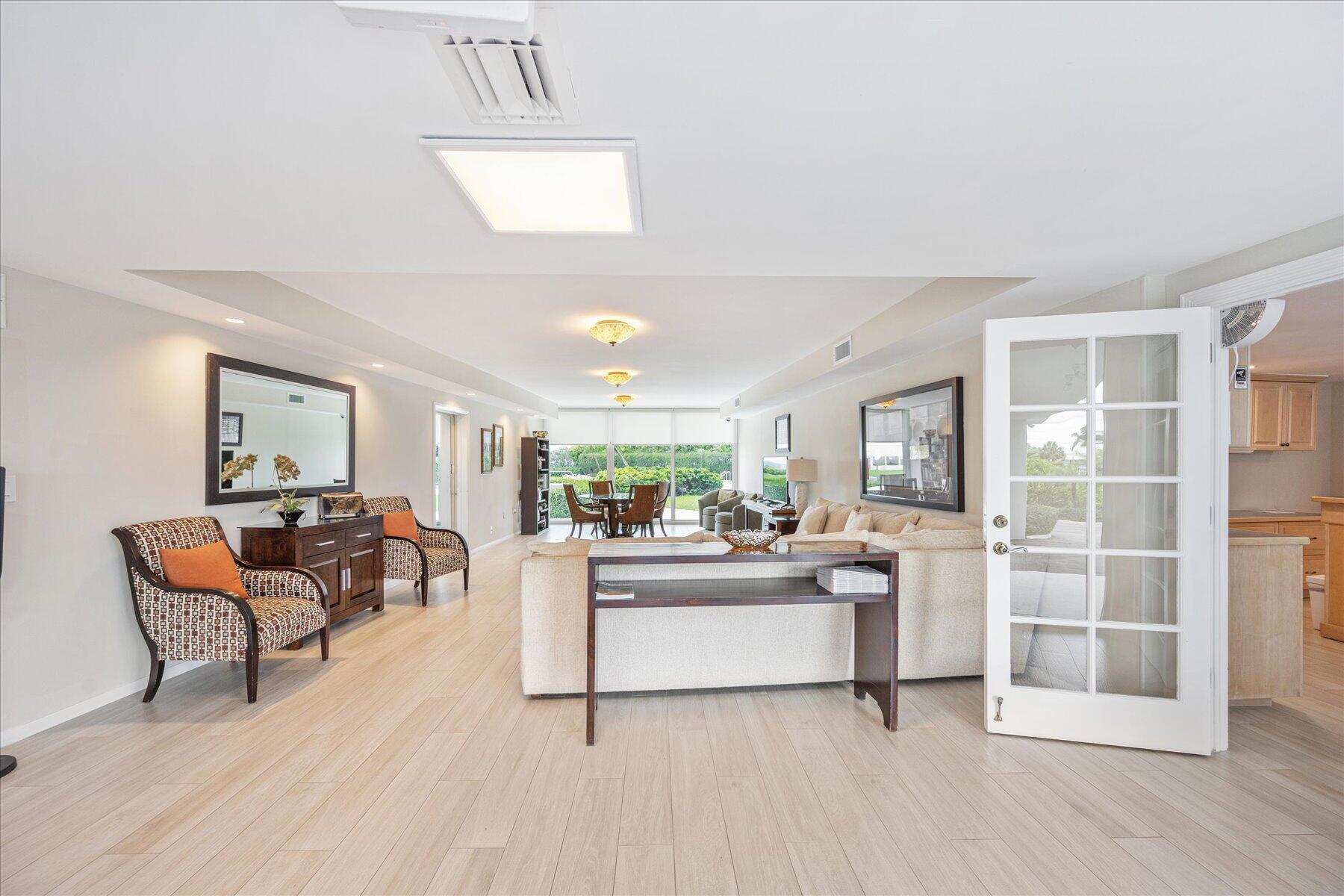 1213 S Ocean Boulevard 2e