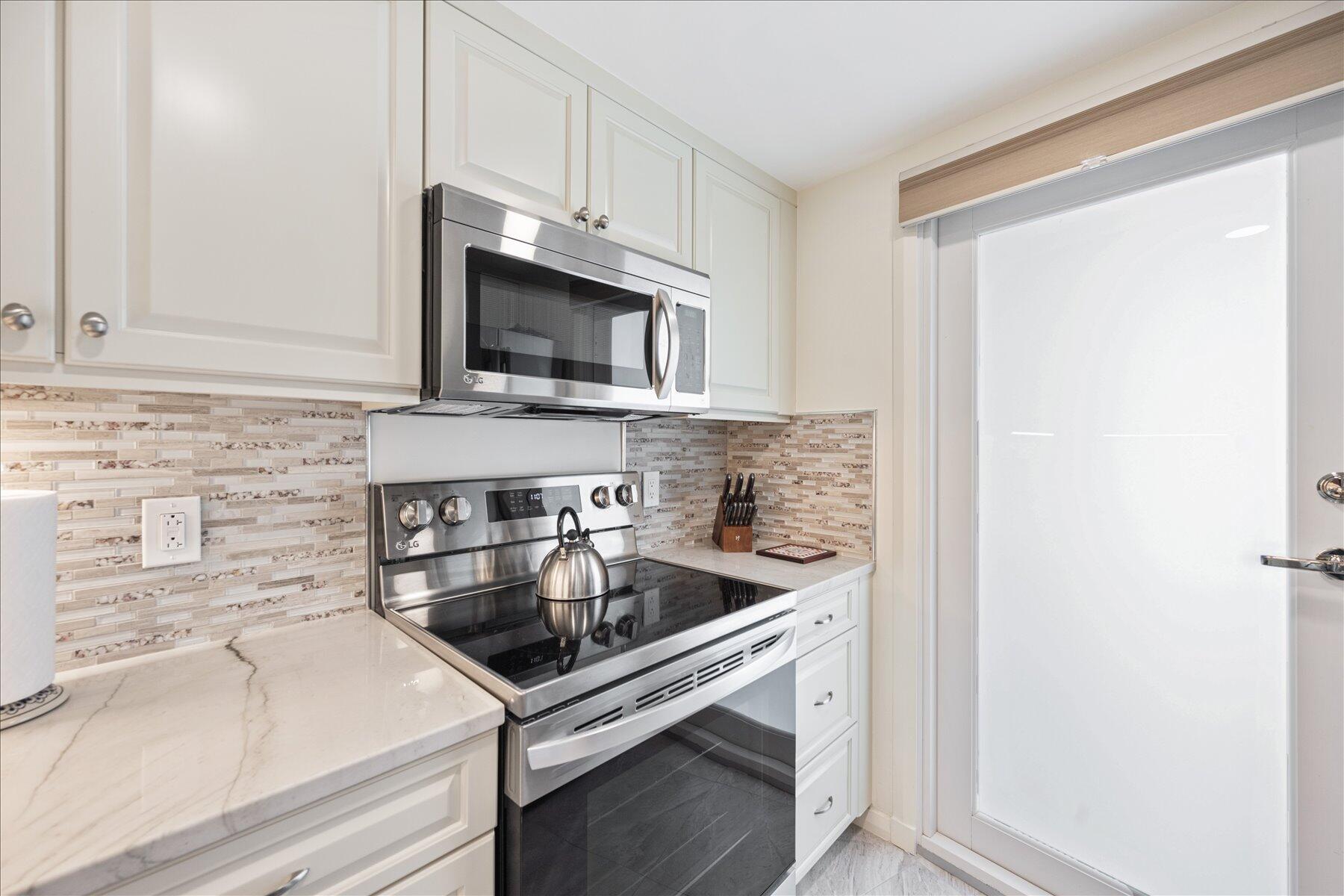 1213 S Ocean Boulevard 2e