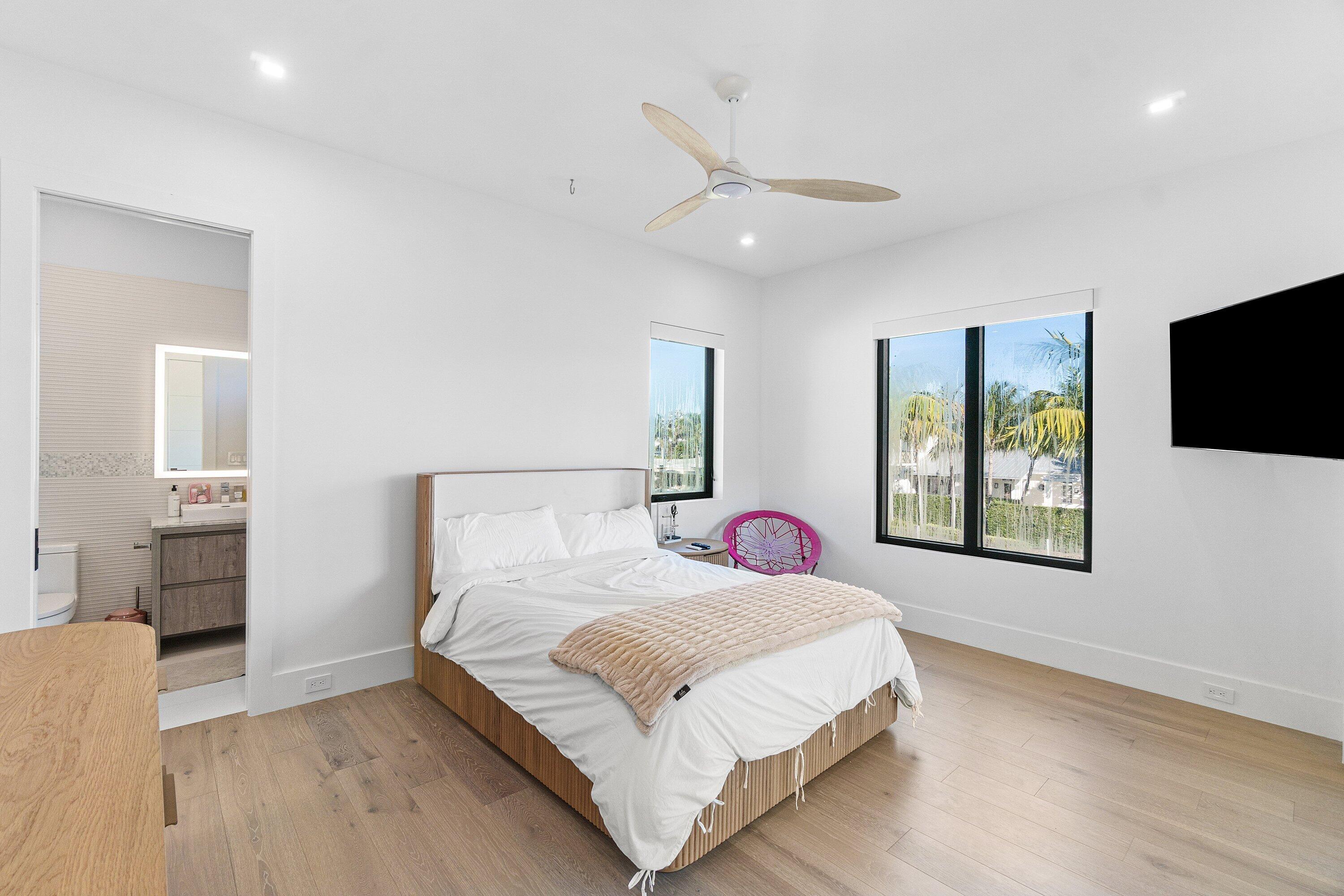 933 Allamanda Drive