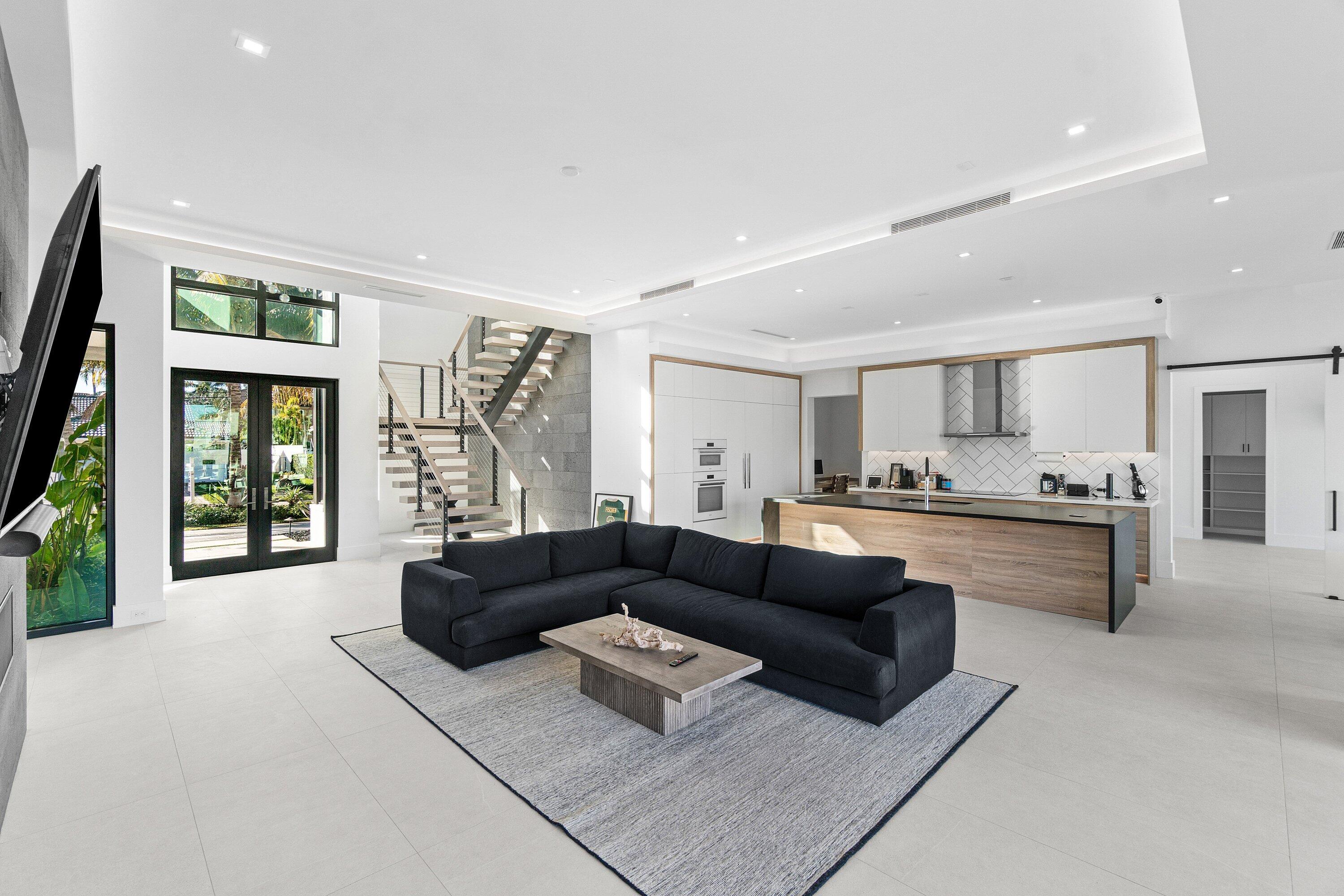 933 Allamanda Drive
