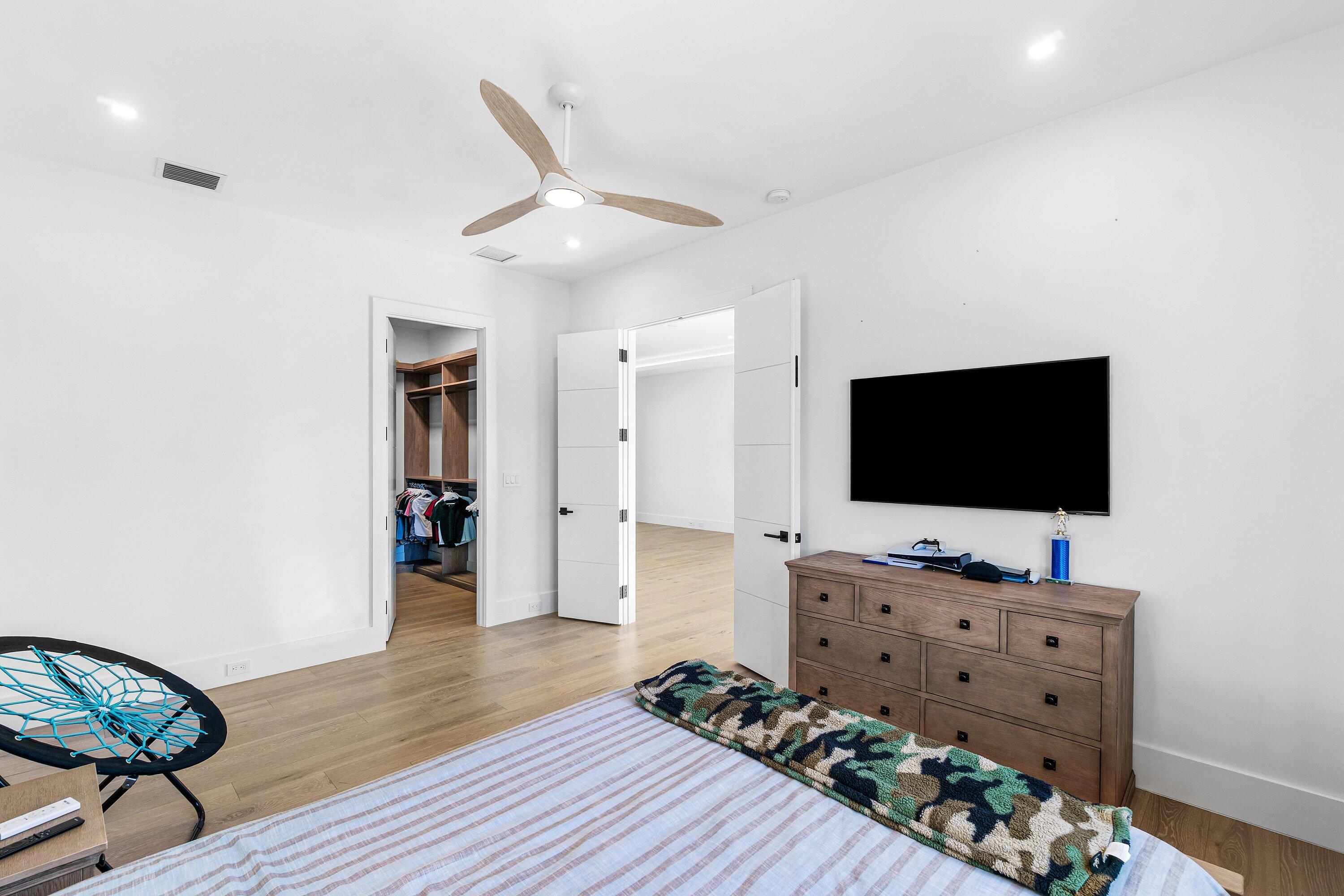 933 Allamanda Drive