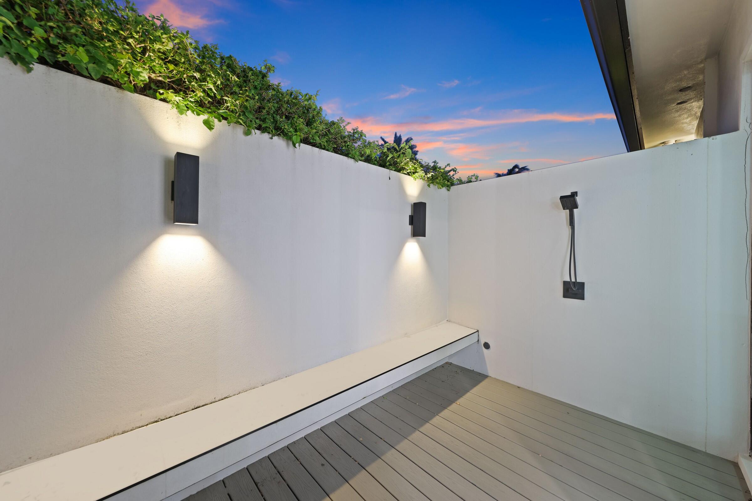 933 Allamanda Drive