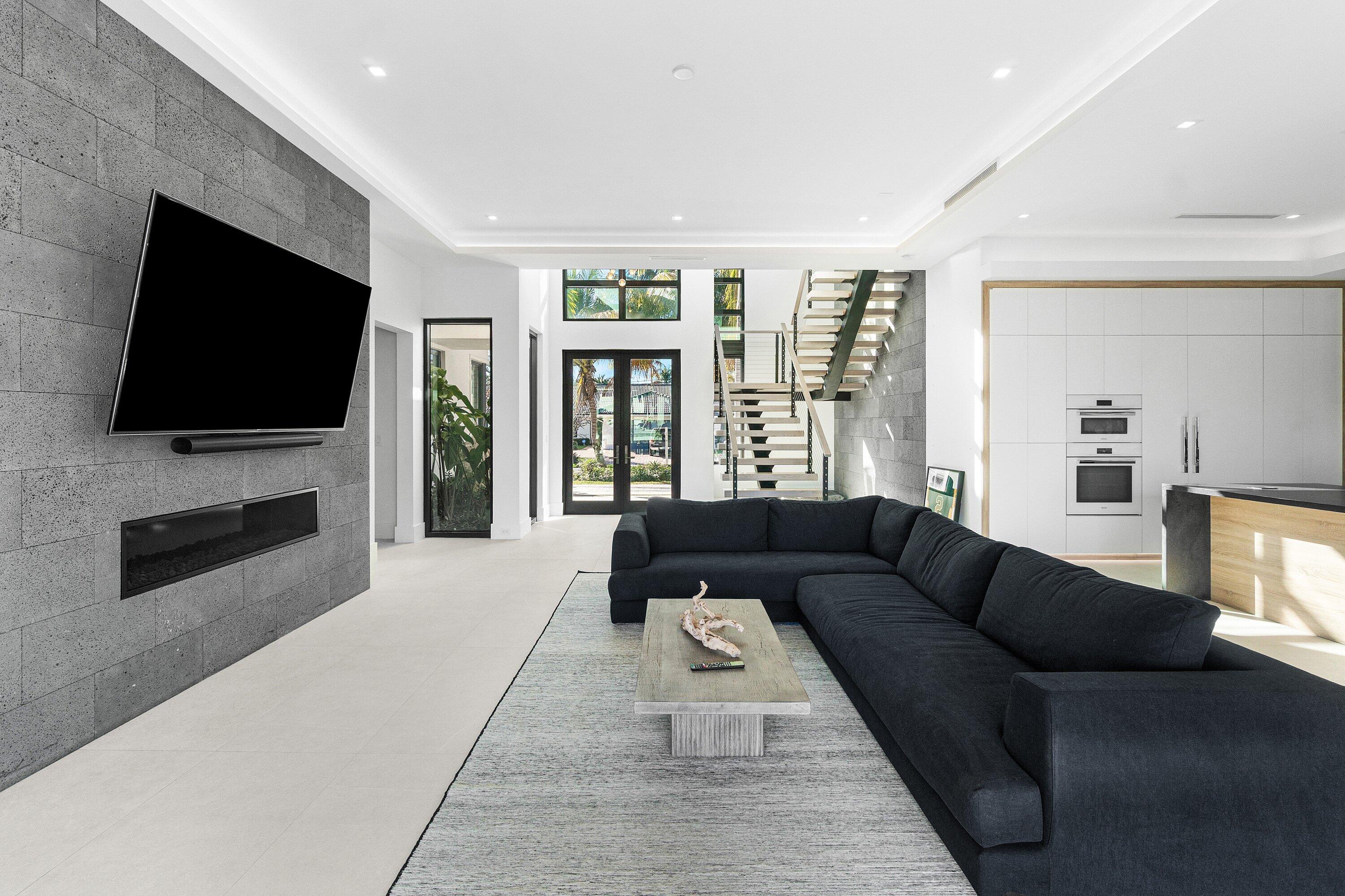 933 Allamanda Drive